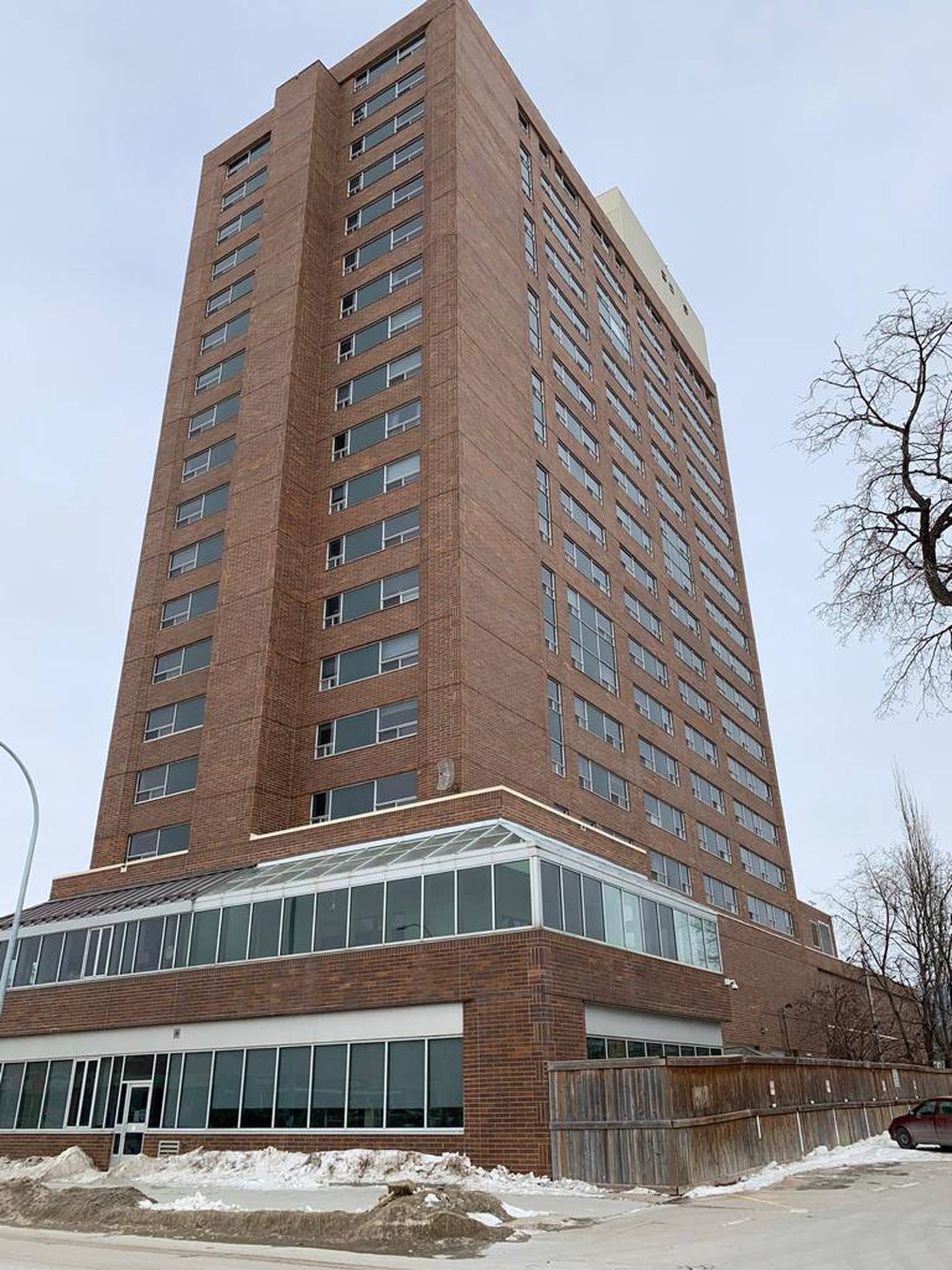 Residences at Portage Commons Winnipeg, MB 610 Portage Avenue liv.rent