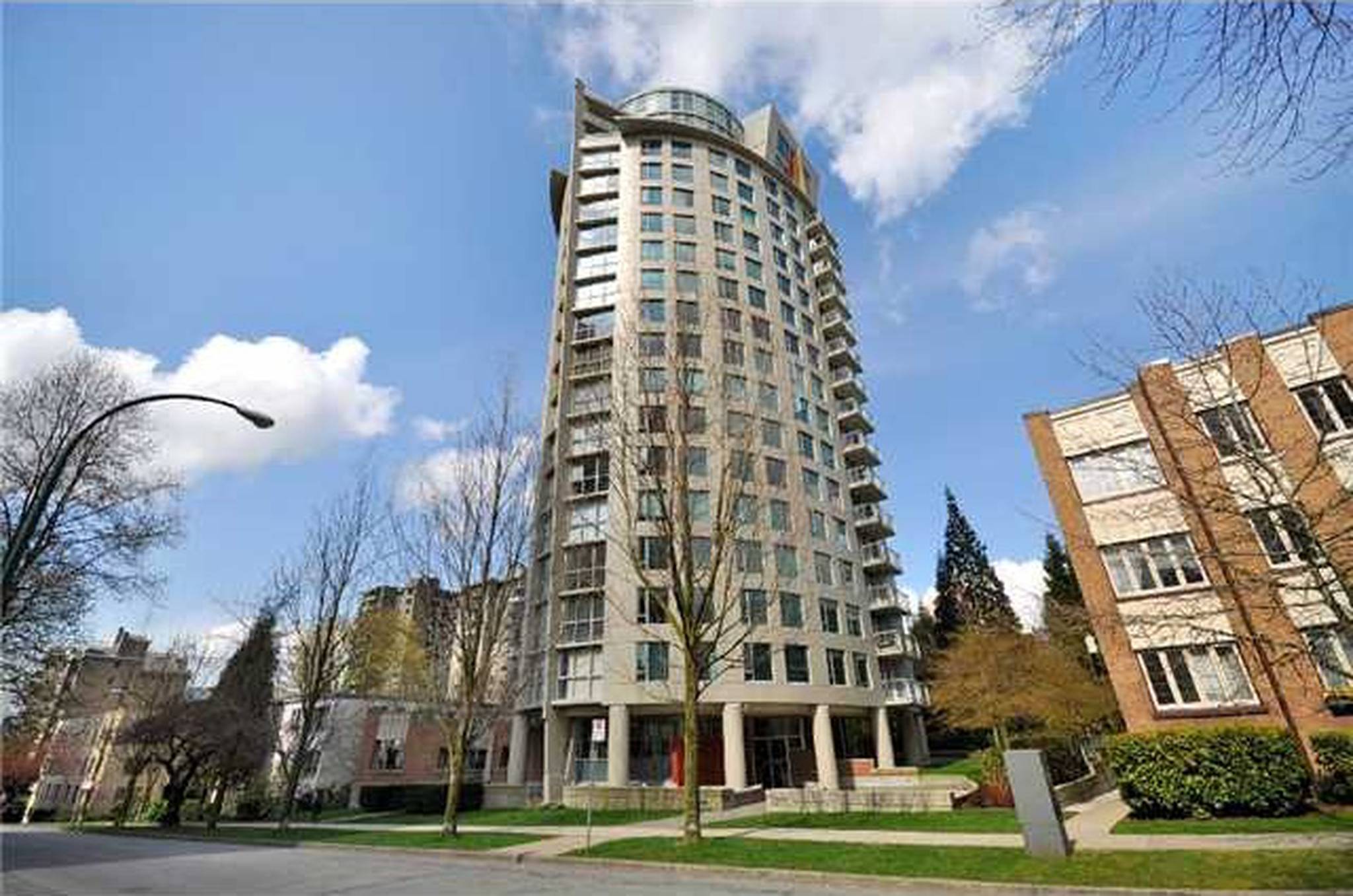 The Jetson Vancouver, BC 1277 Nelson Street liv.rent