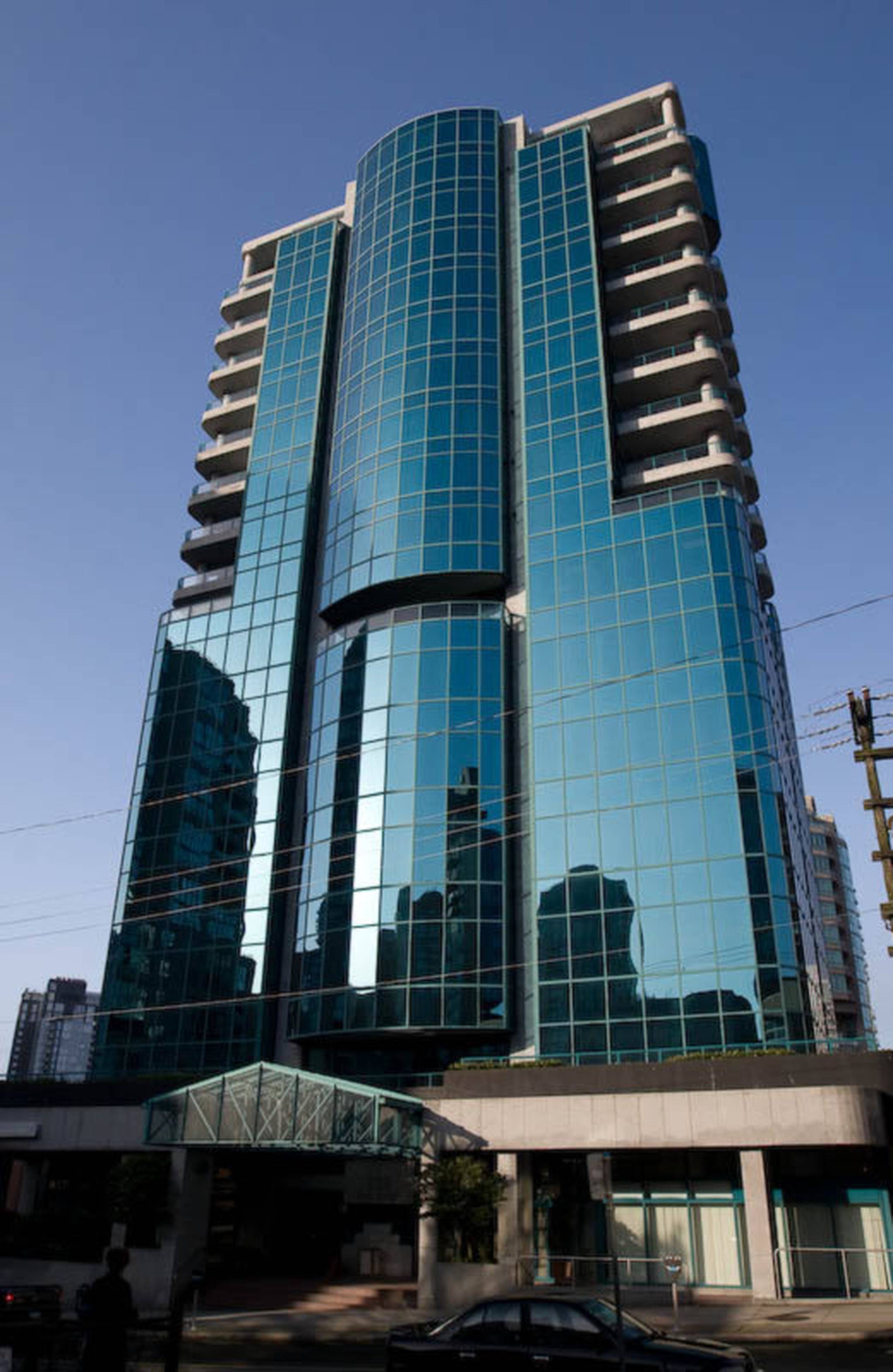 Viva Tower Vancouver, BC 828 Drake St liv.rent