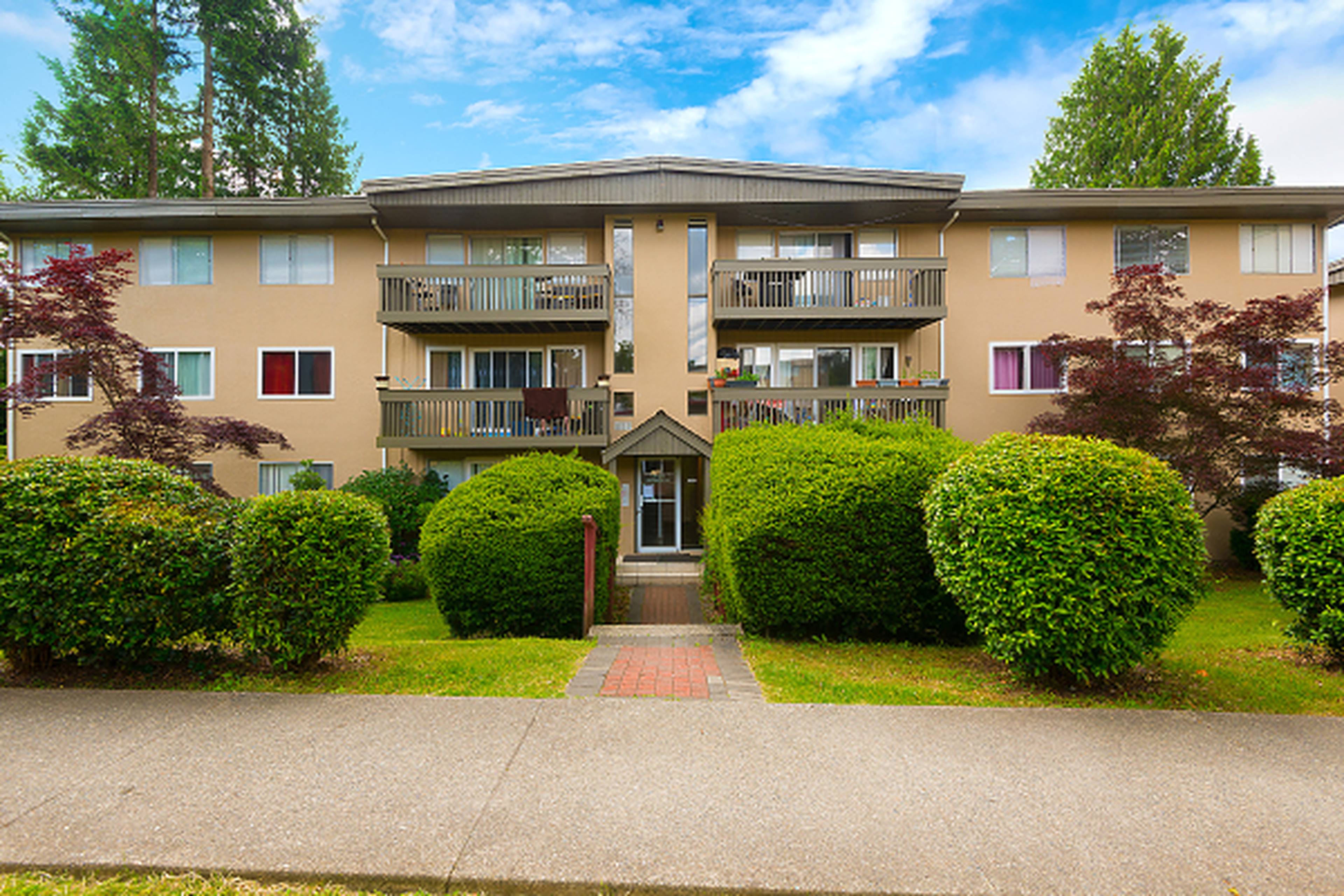 Kensington Gardens 5740 Hastings St Apartments for Rent Burnaby liv