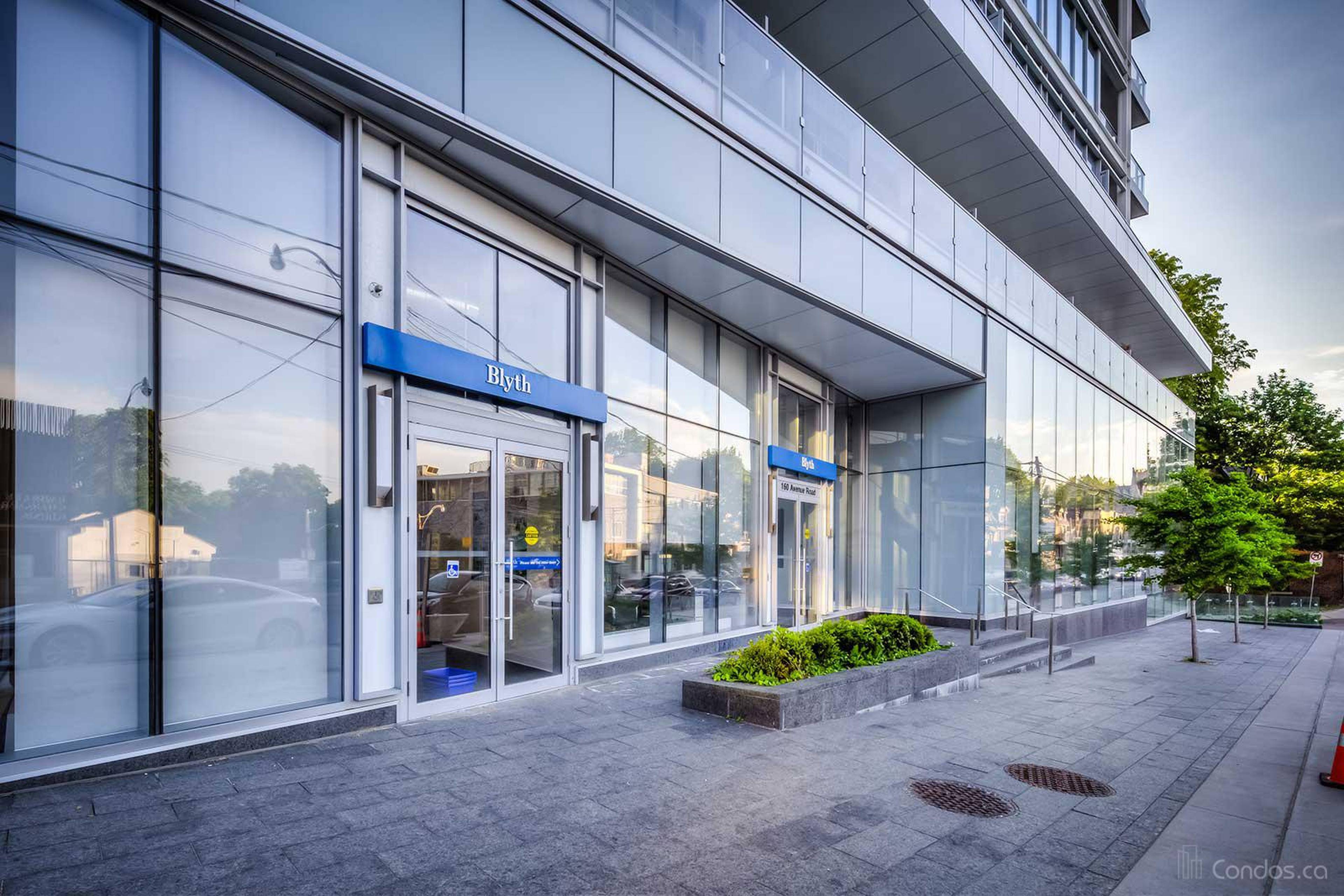 Pears on the Avenue Apartment Building