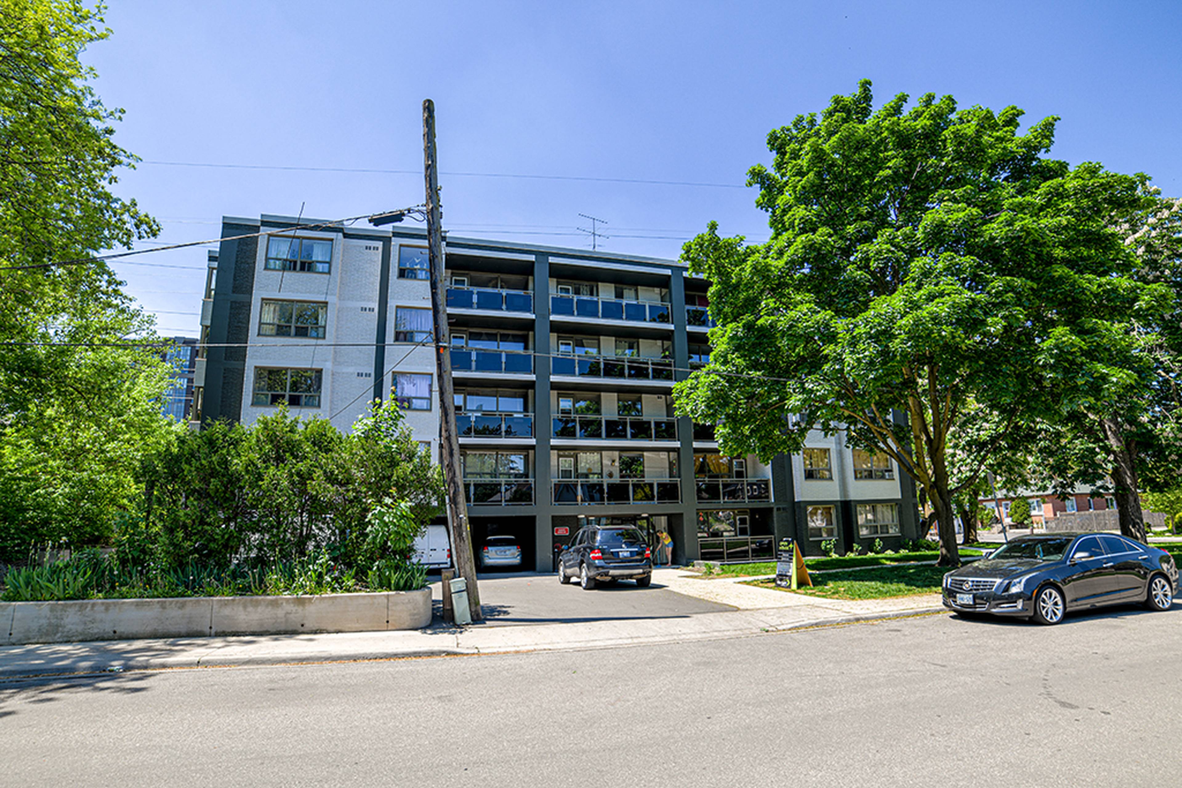 Nelson Manor Burlington, ON 490 Nelson Ave liv.rent