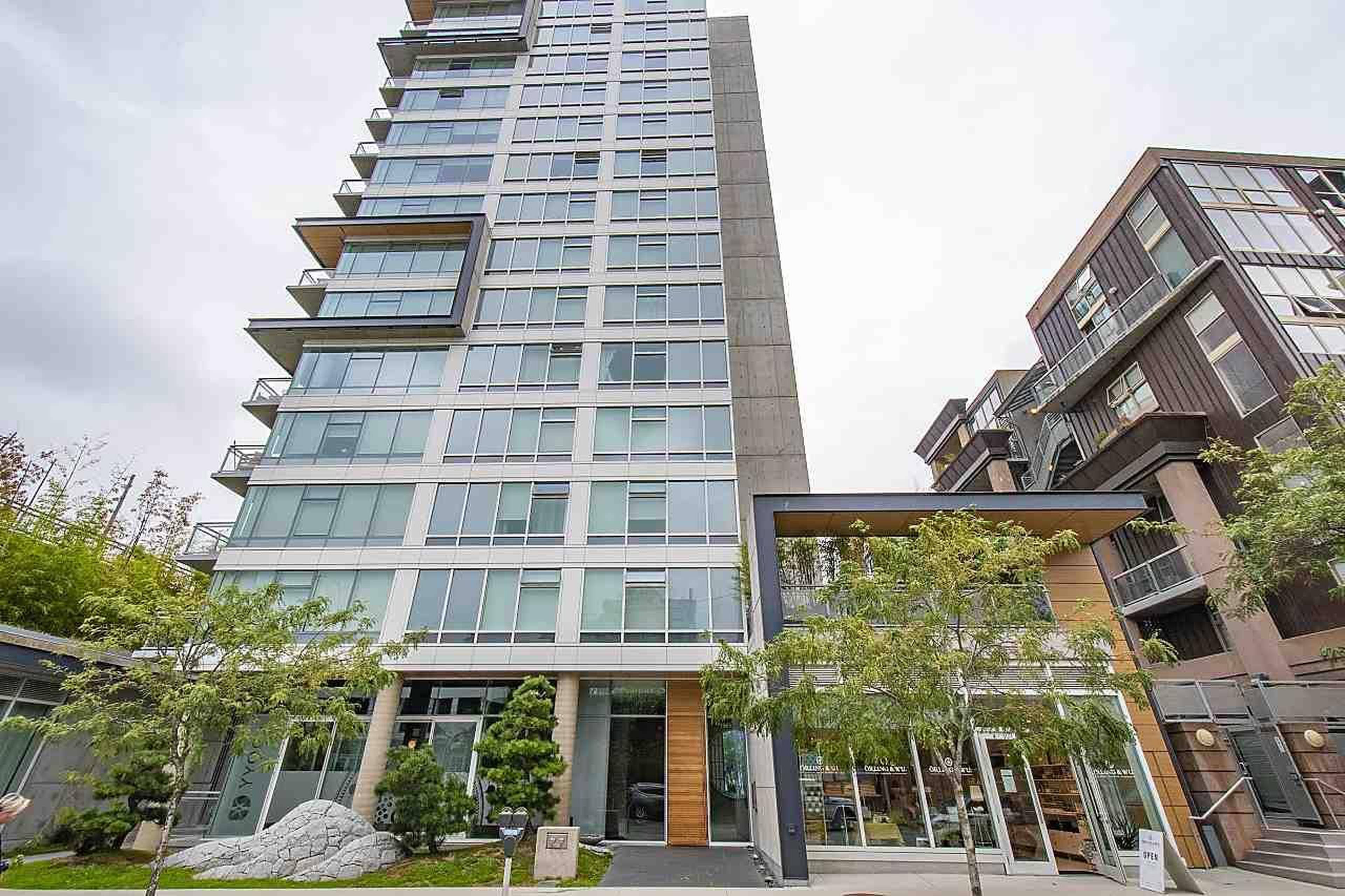 6th & Fir Apartment Building