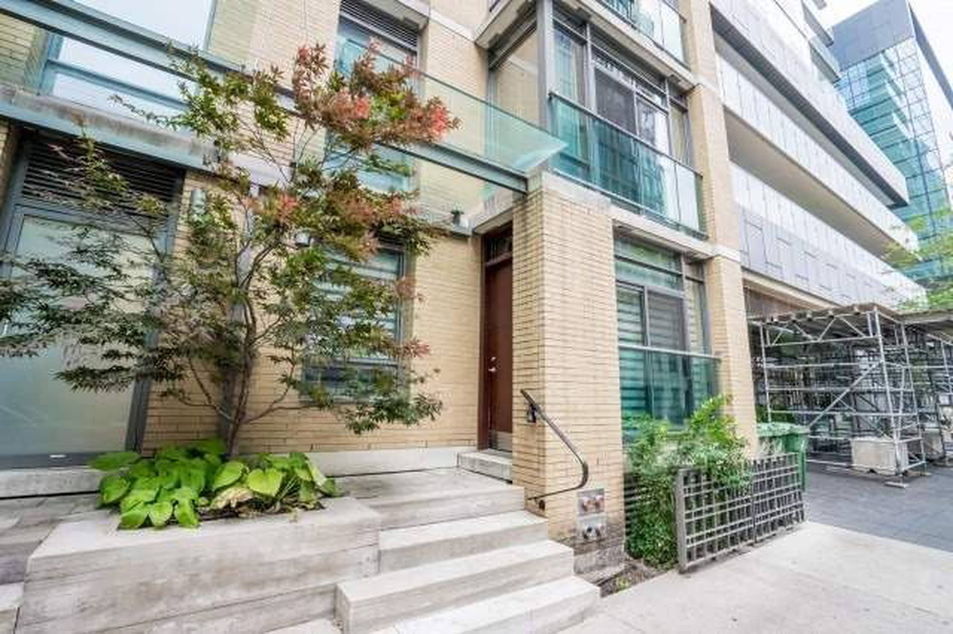The Villas at 18 Yorkville 21 Scollard St Apartments for Rent Toronto