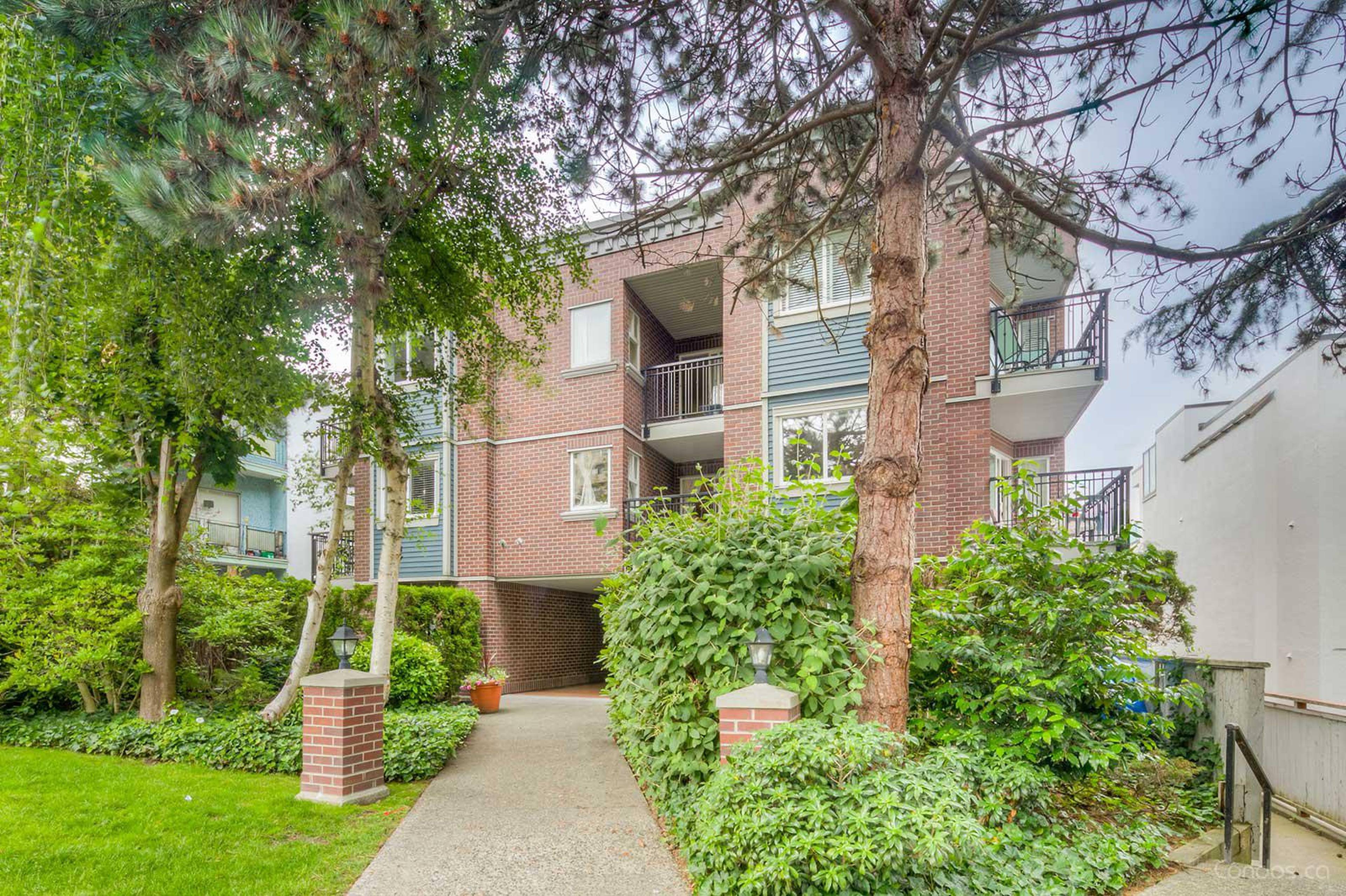 Ocean Gardens Apartment Building