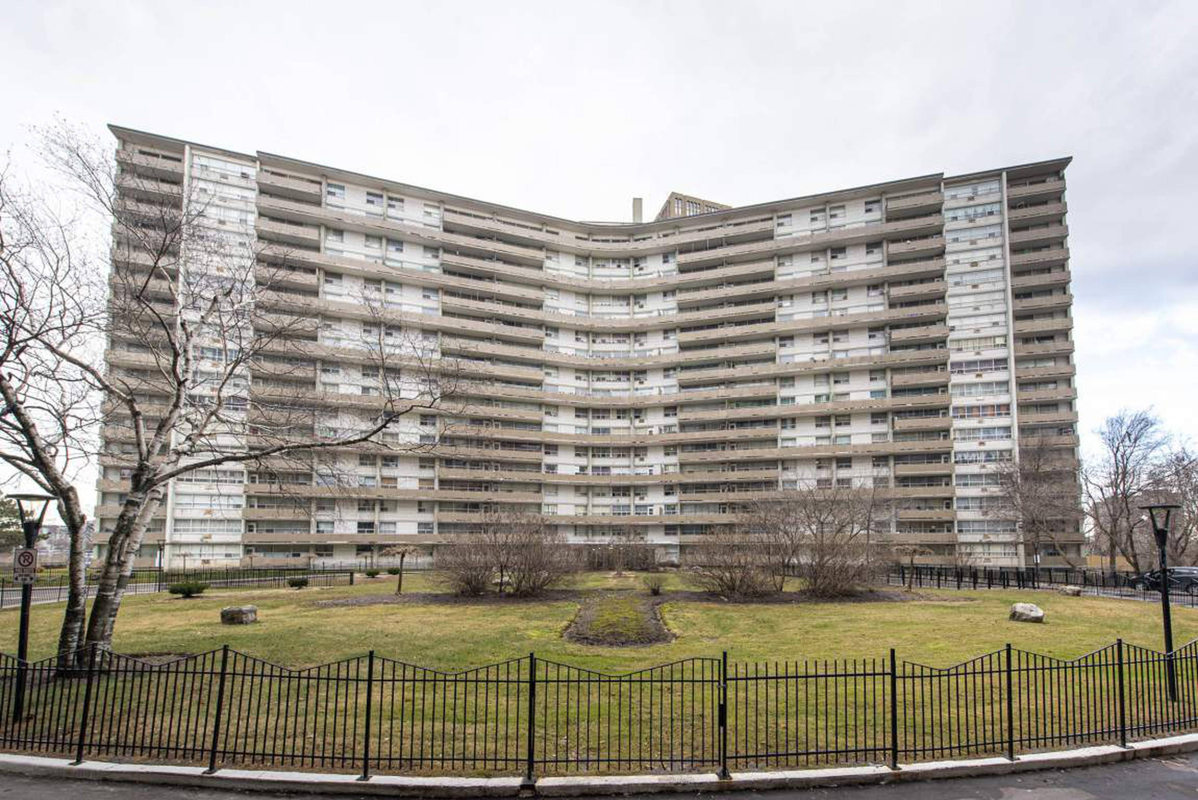 79 Thorncliffe Park Dr. Apartment Building