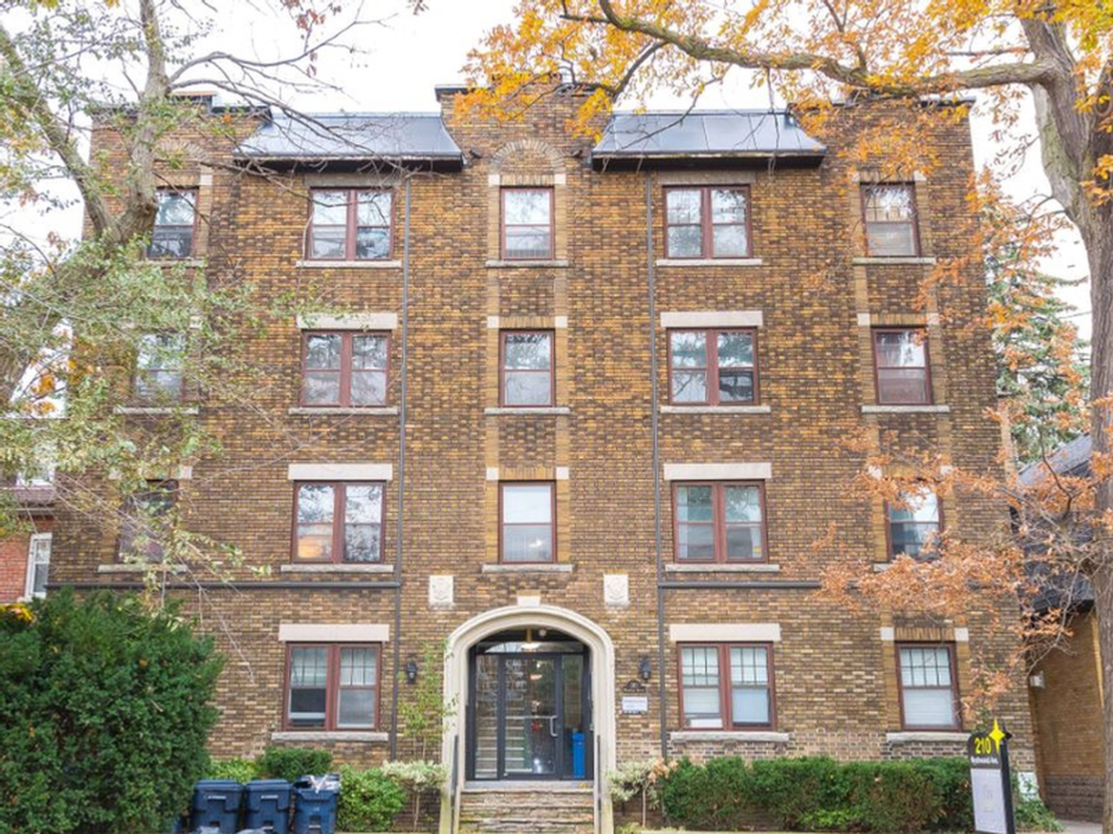210 Wychwood Avenue Apartments for Rent, 210 Wychwood Ave, Toronto, ON - 3