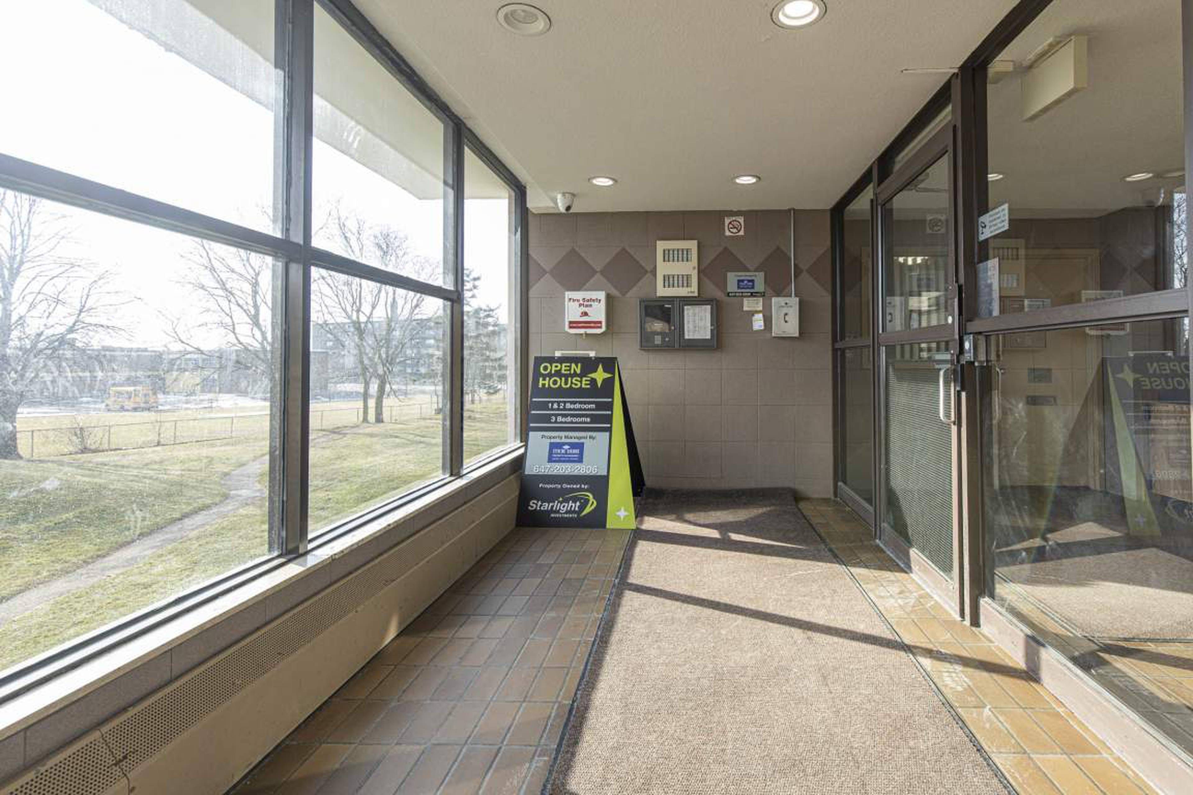 DeHaviland Court 3390 Keele St Apartments for Rent Toronto liv.rent