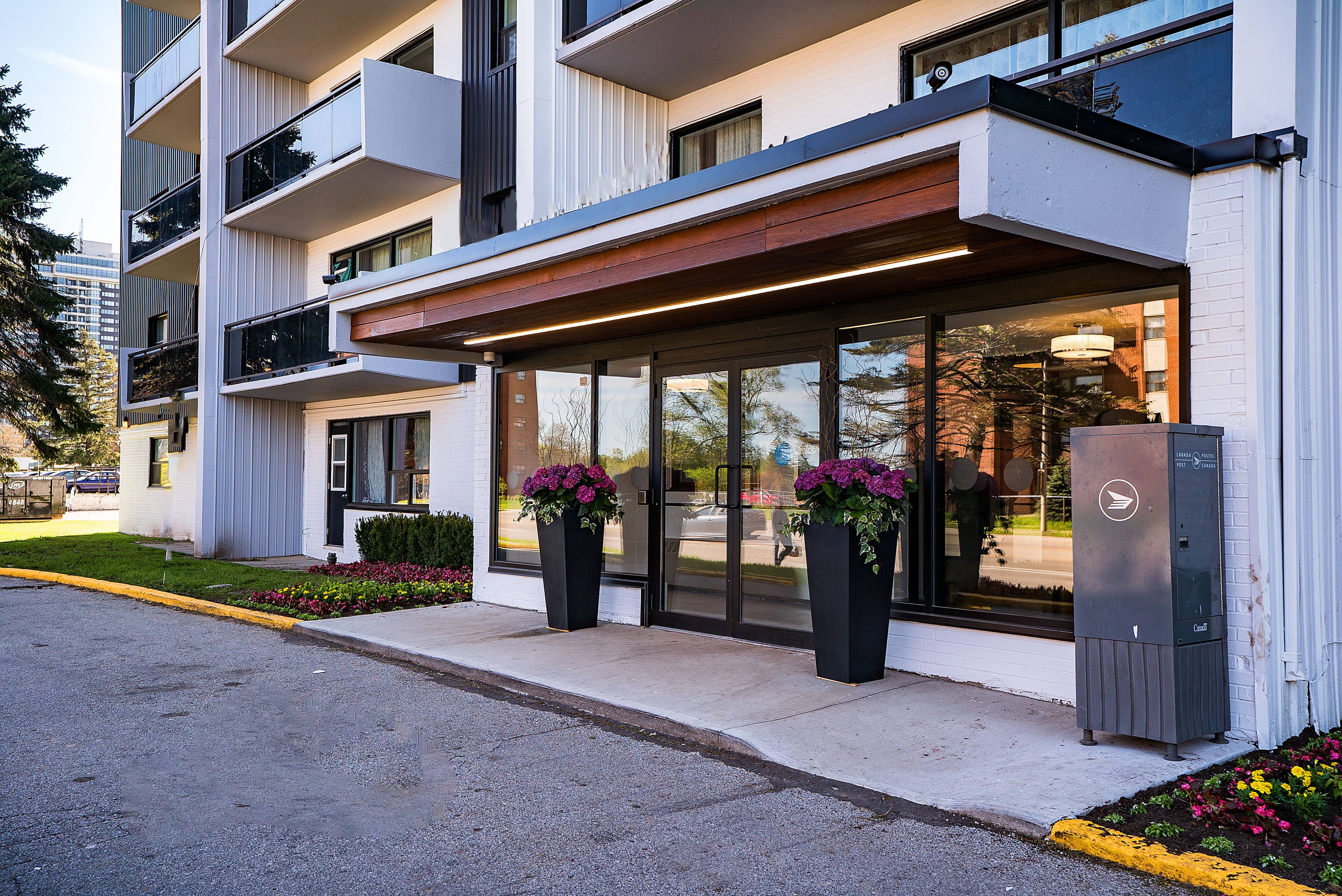 Rexdale Court Apartment Building