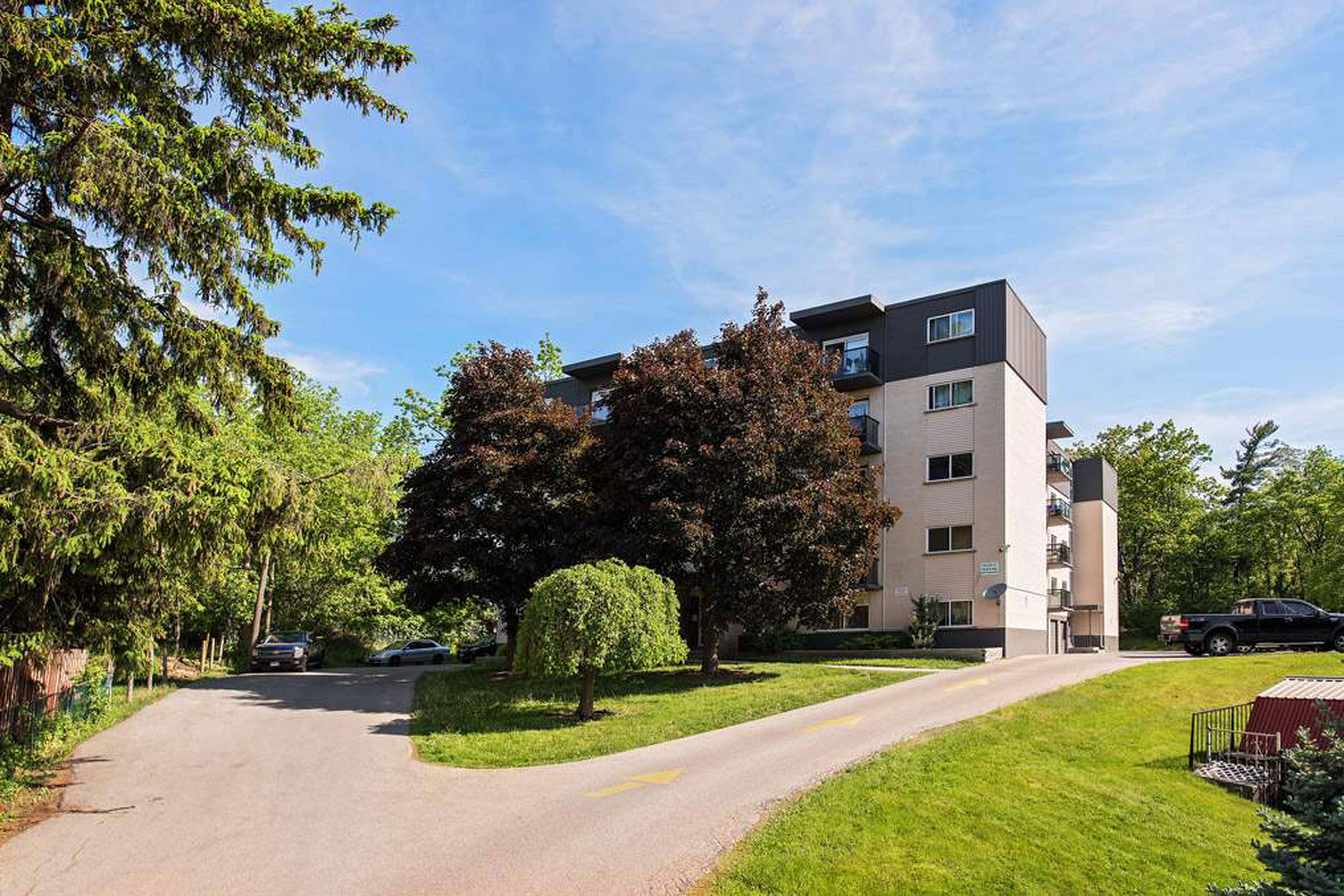 470 Wellington St. N Apartment Building