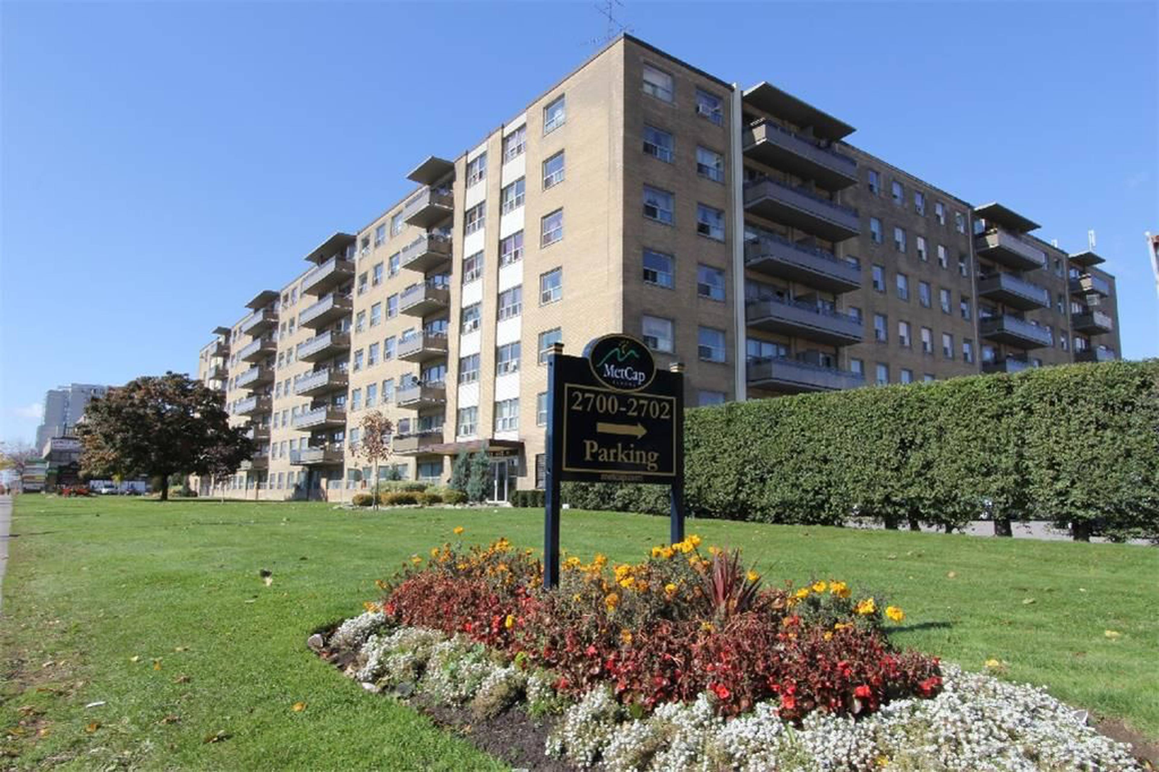 lawrence-avenue-east-apartments-2700-2702-lawrence-avenue-east