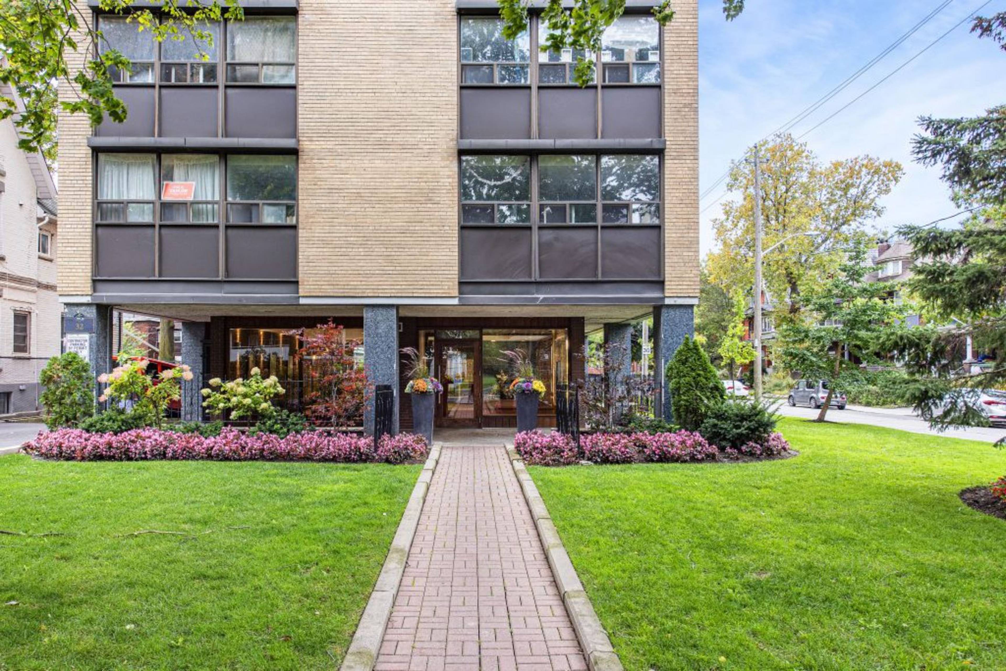 Mynard Apartments Apartment Building