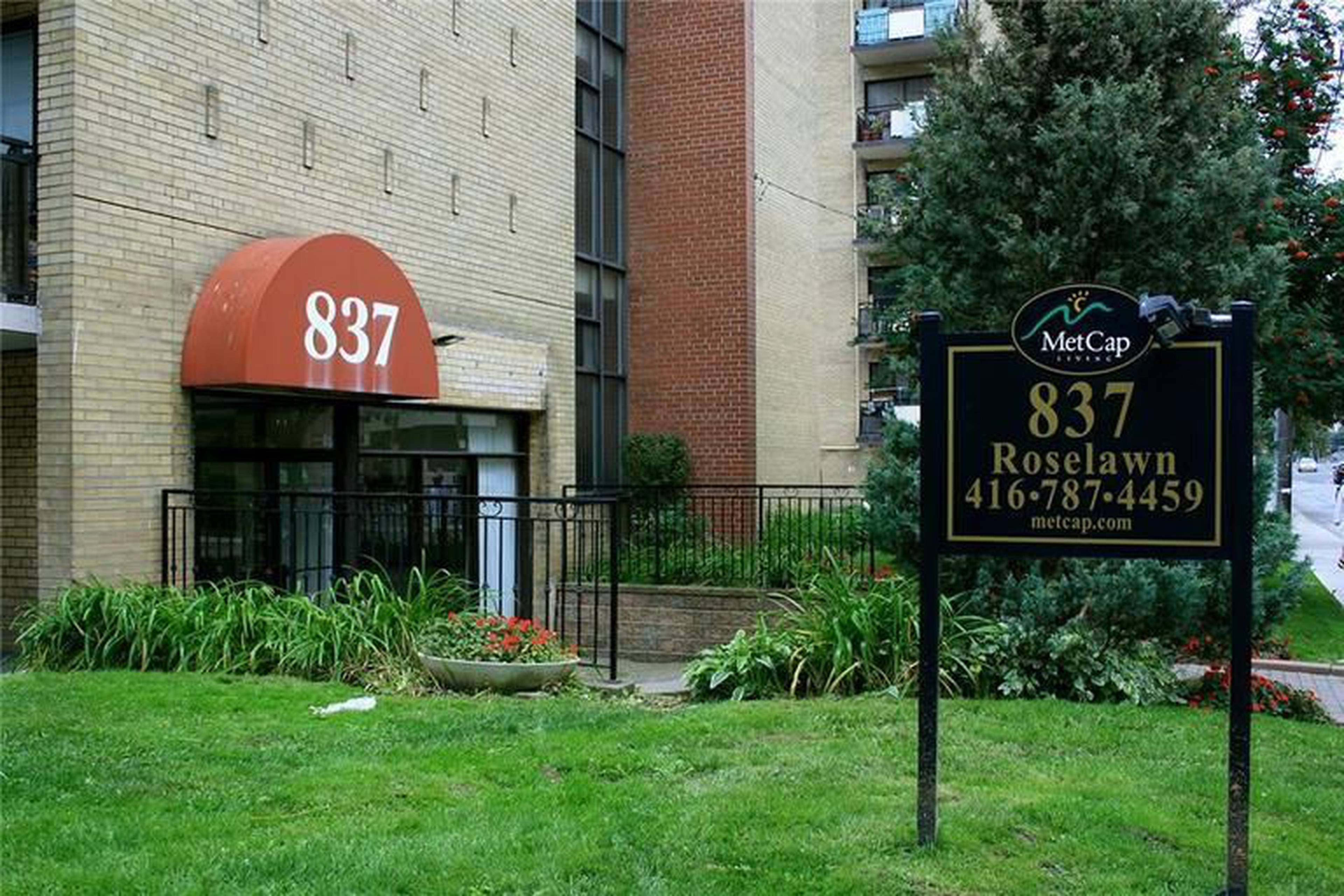 Roselawn Apartments Apartment Building