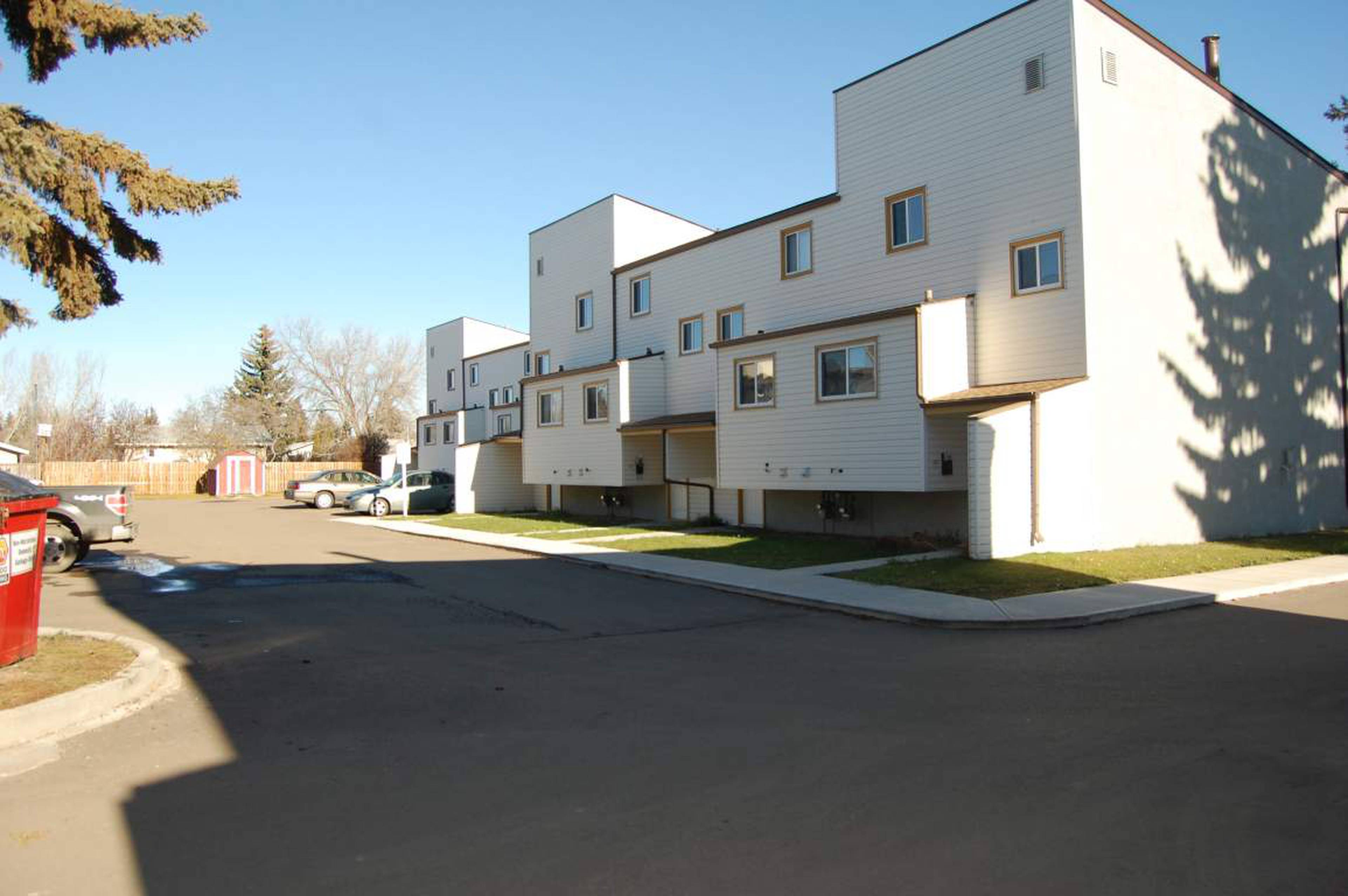 Parkland Village 3224 47 Ave. Apartments for Rent Lloydminster liv.rent