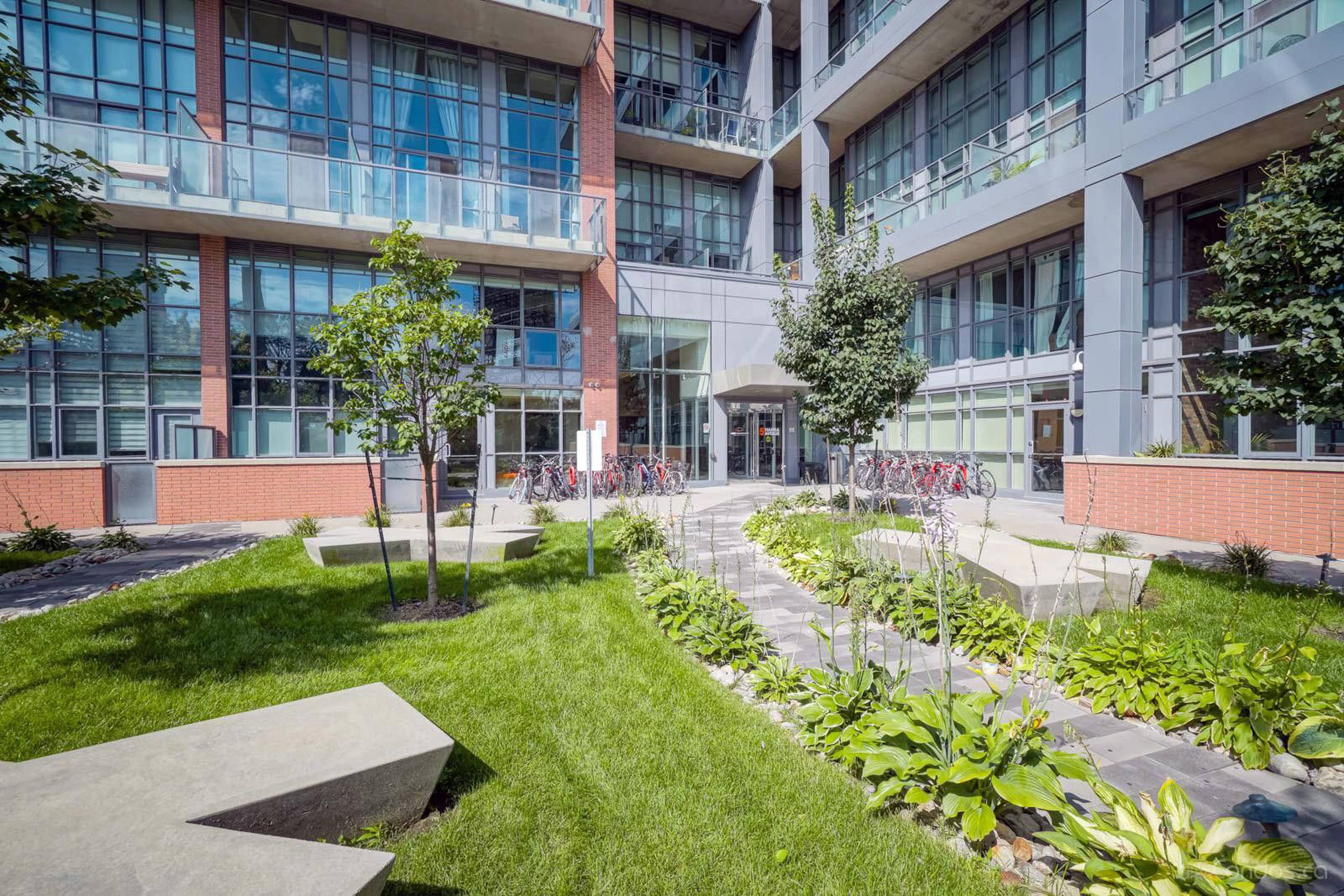 Liberty Market Lofts 5 Hanna Ave Apartments for Rent Toronto liv.rent