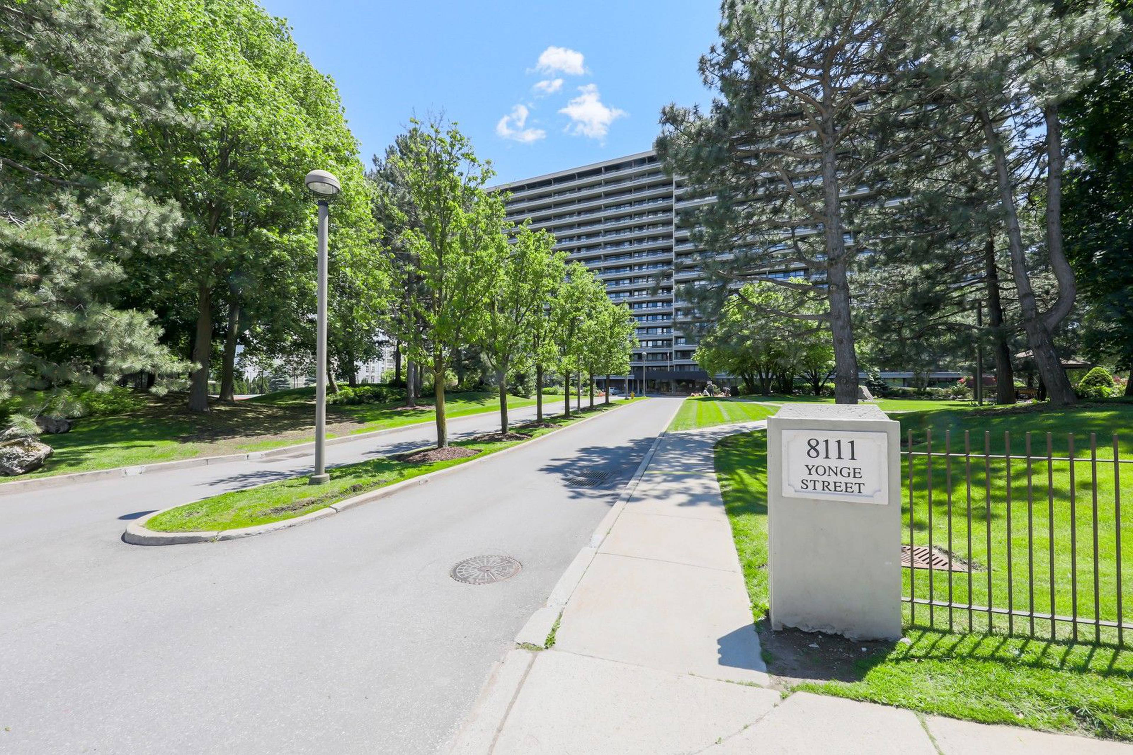 The Gazebo 8111 Yonge St Apartments for Rent Markham liv.rent