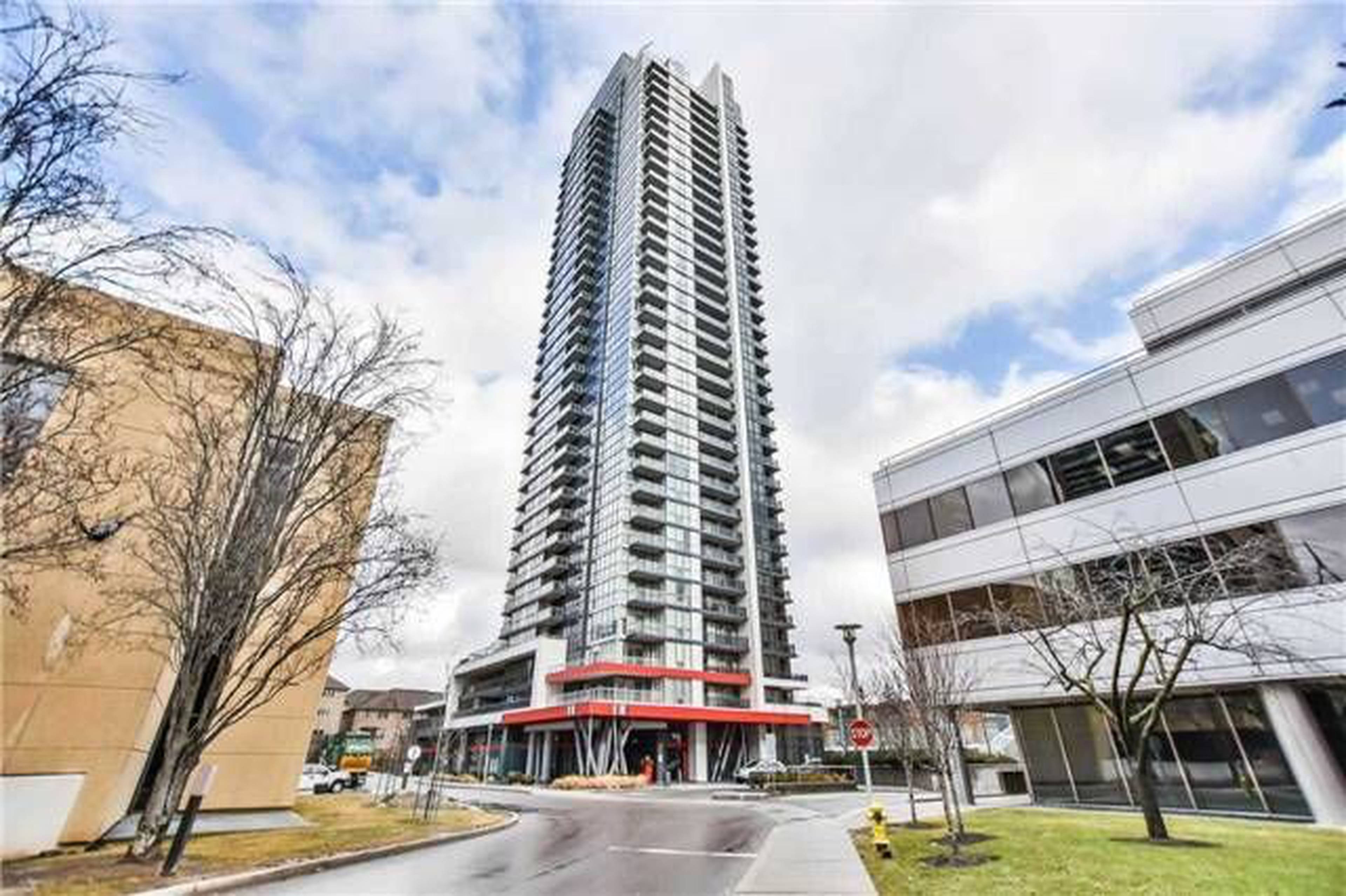 EI8HTY8 Apartment Building