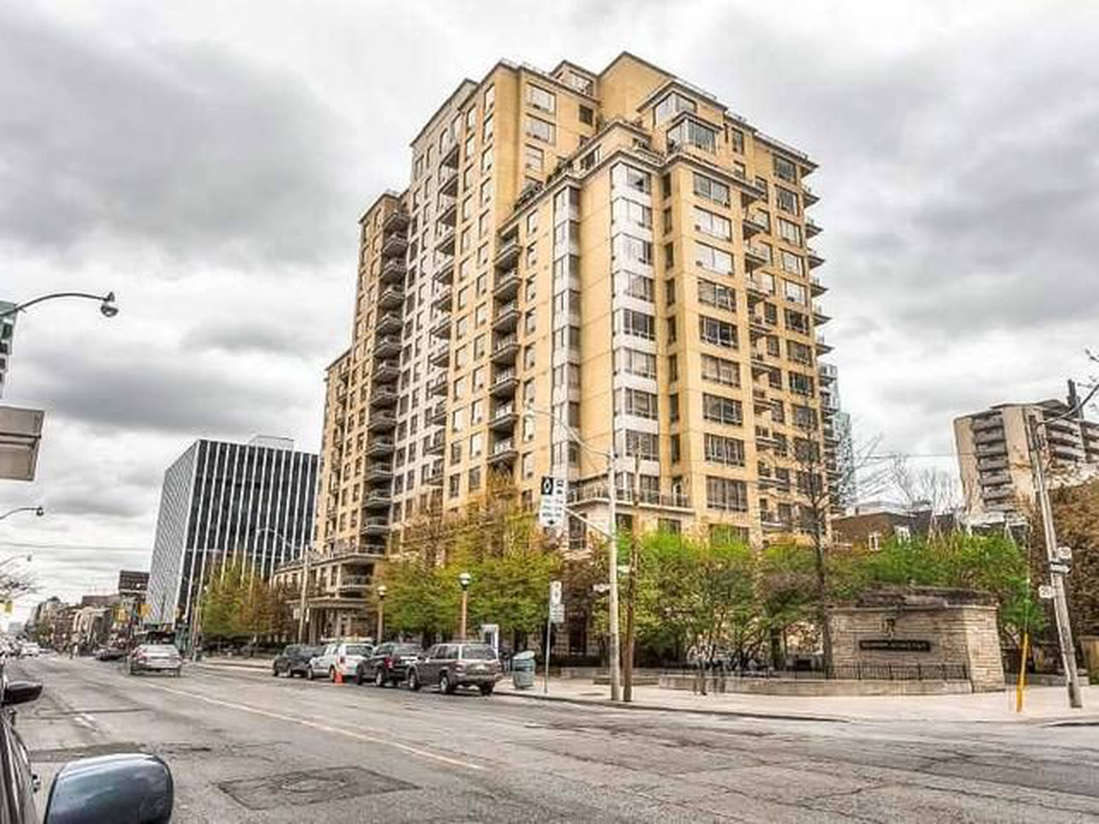 Eglinton Place Apartment Building
