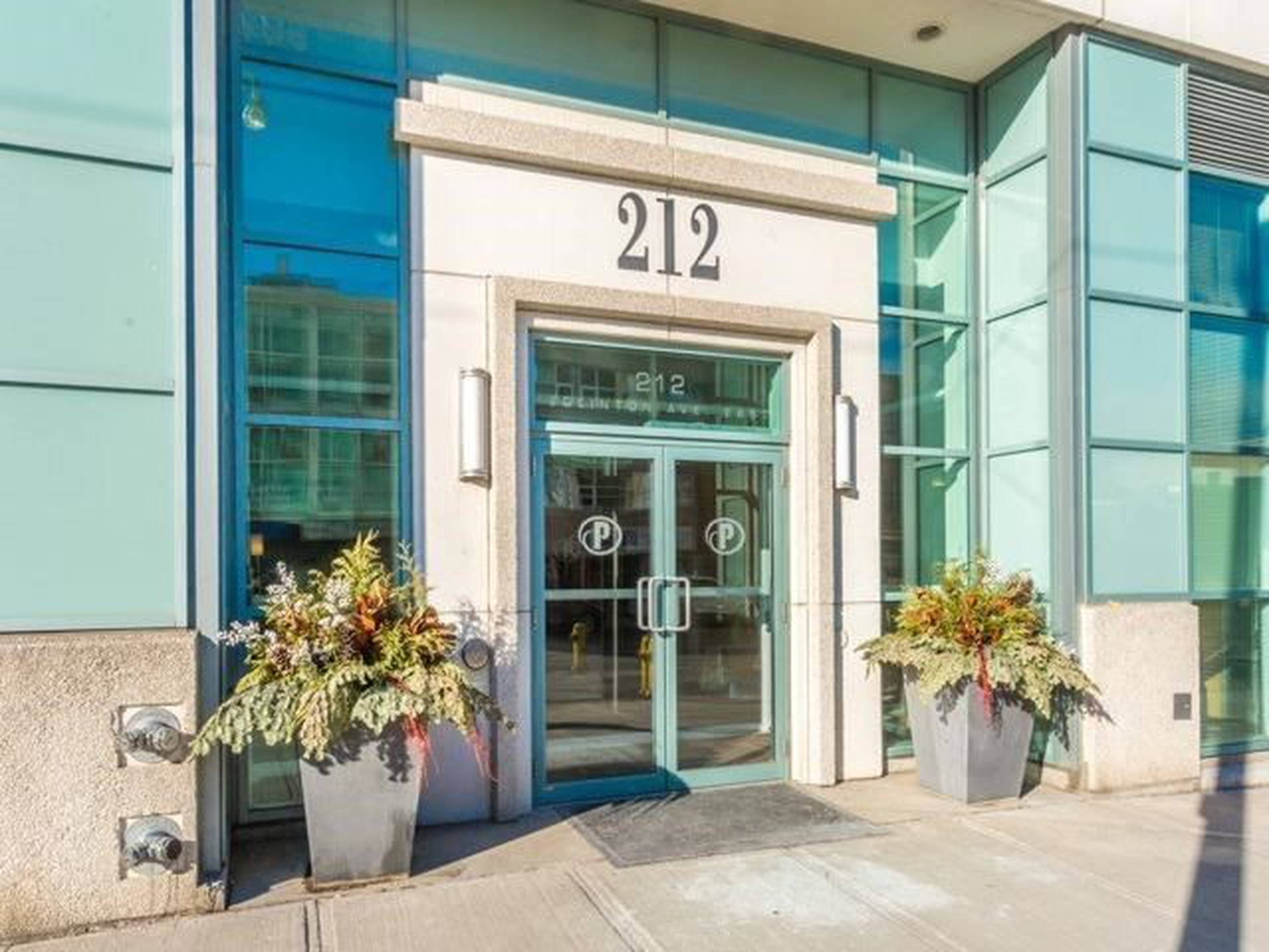 Eglinton Ave E Apartments for Rent, 212 Eglinton Ave E, Toronto, ON - 2