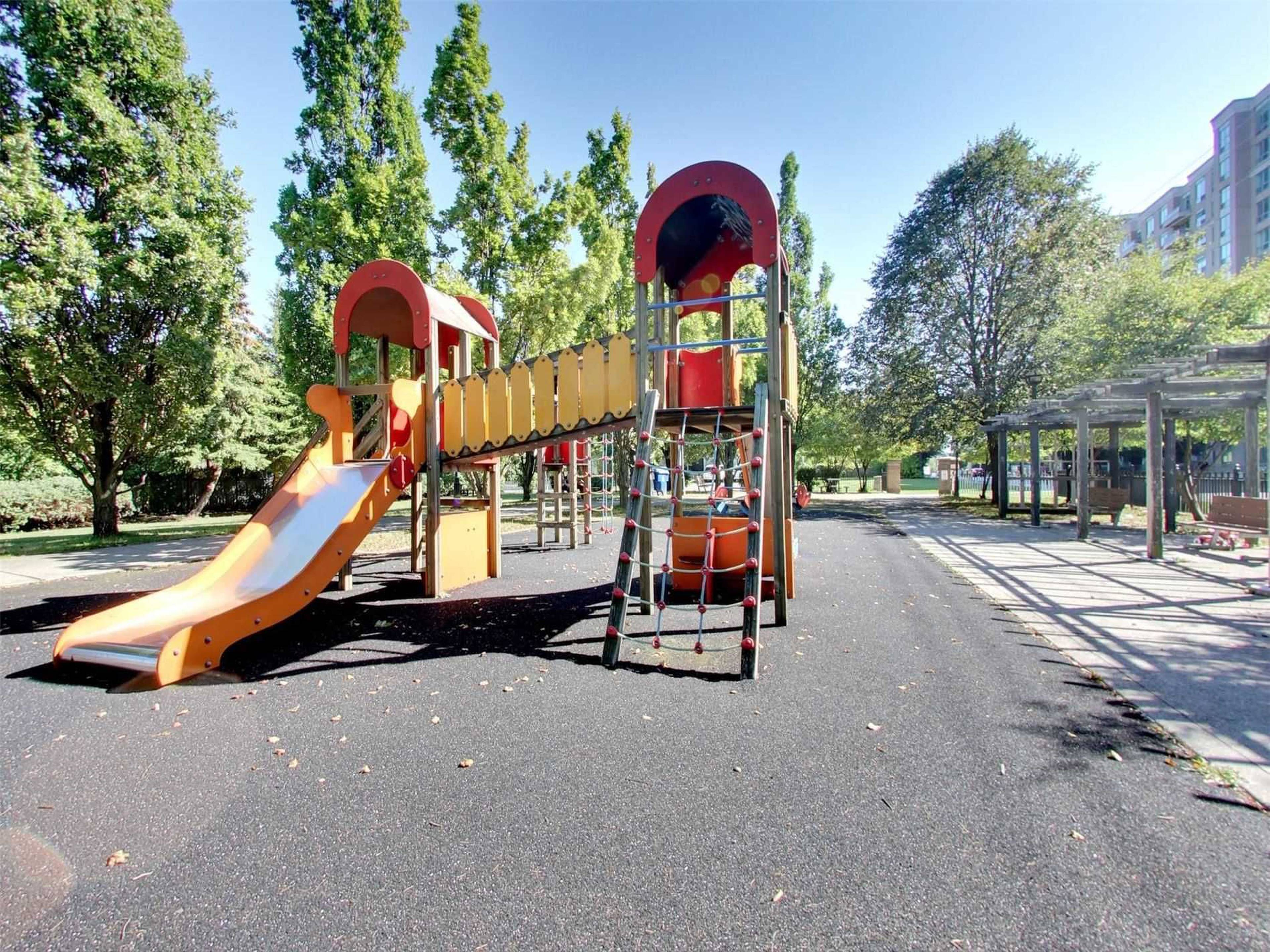 Park Palace II 18 Pemberton Ave Apartments for Rent North York liv.rent