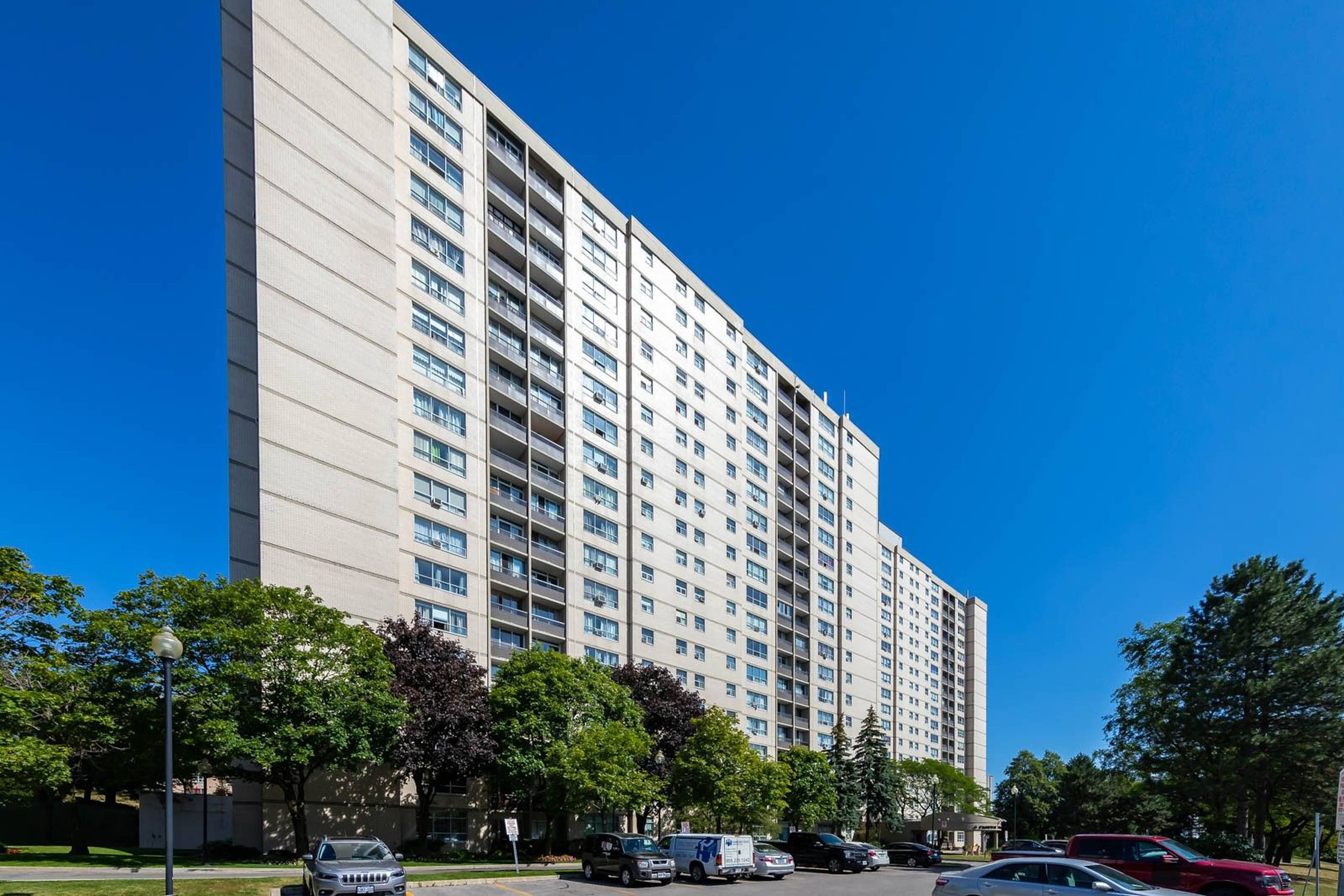 York Gardens North York, ON 5 Parkway Forest Dr liv.rent