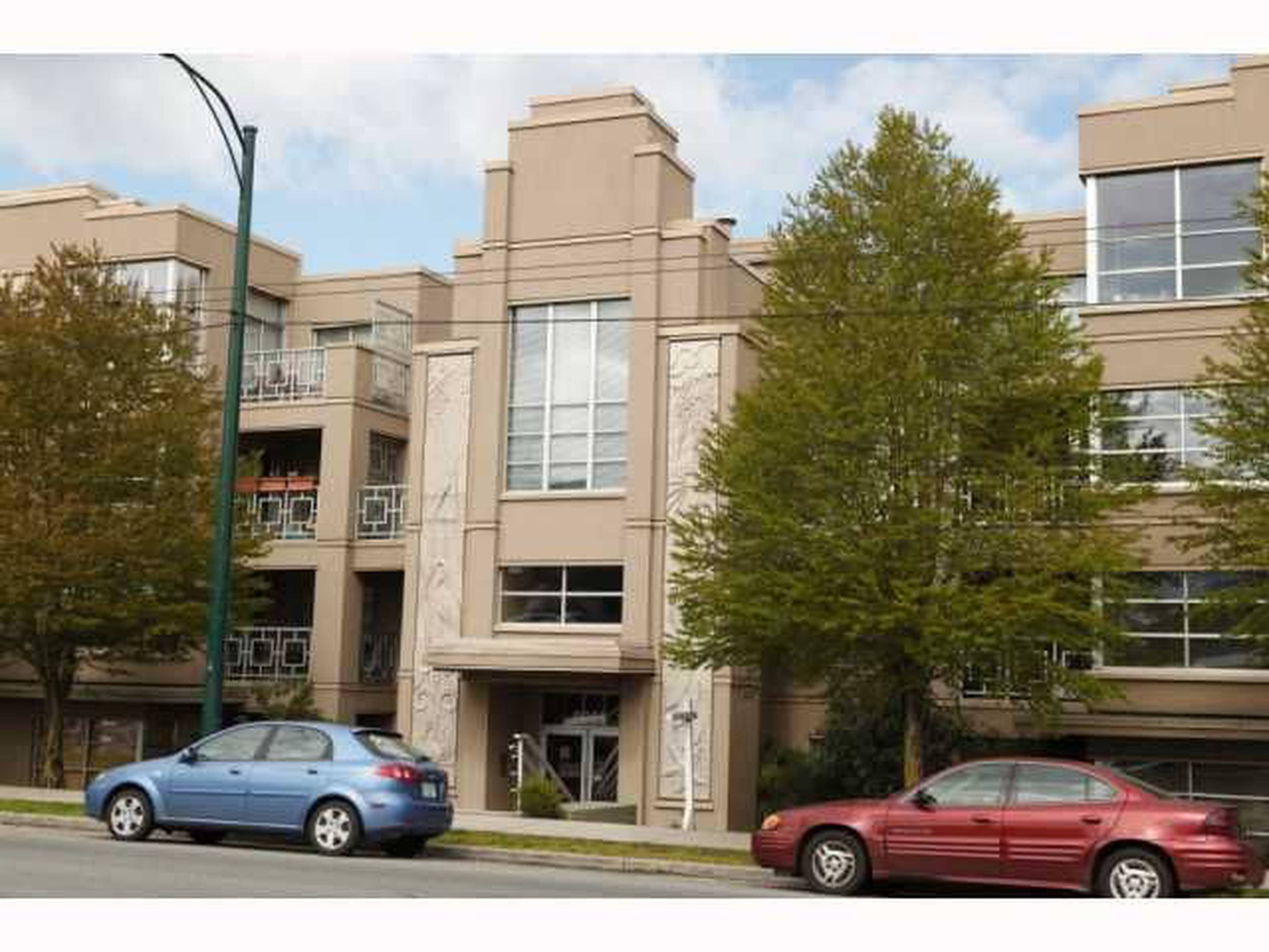 Delano Apartment Building