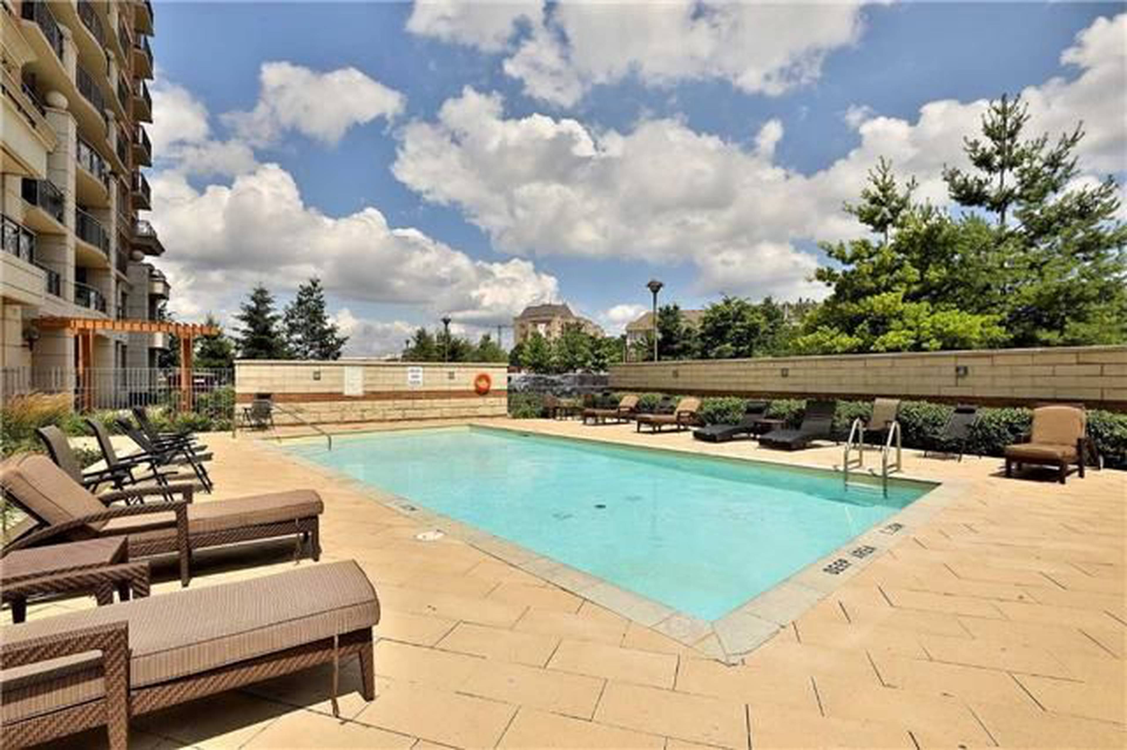 The Courtyard Residences 2391 Central Park Dr Apartments for Rent