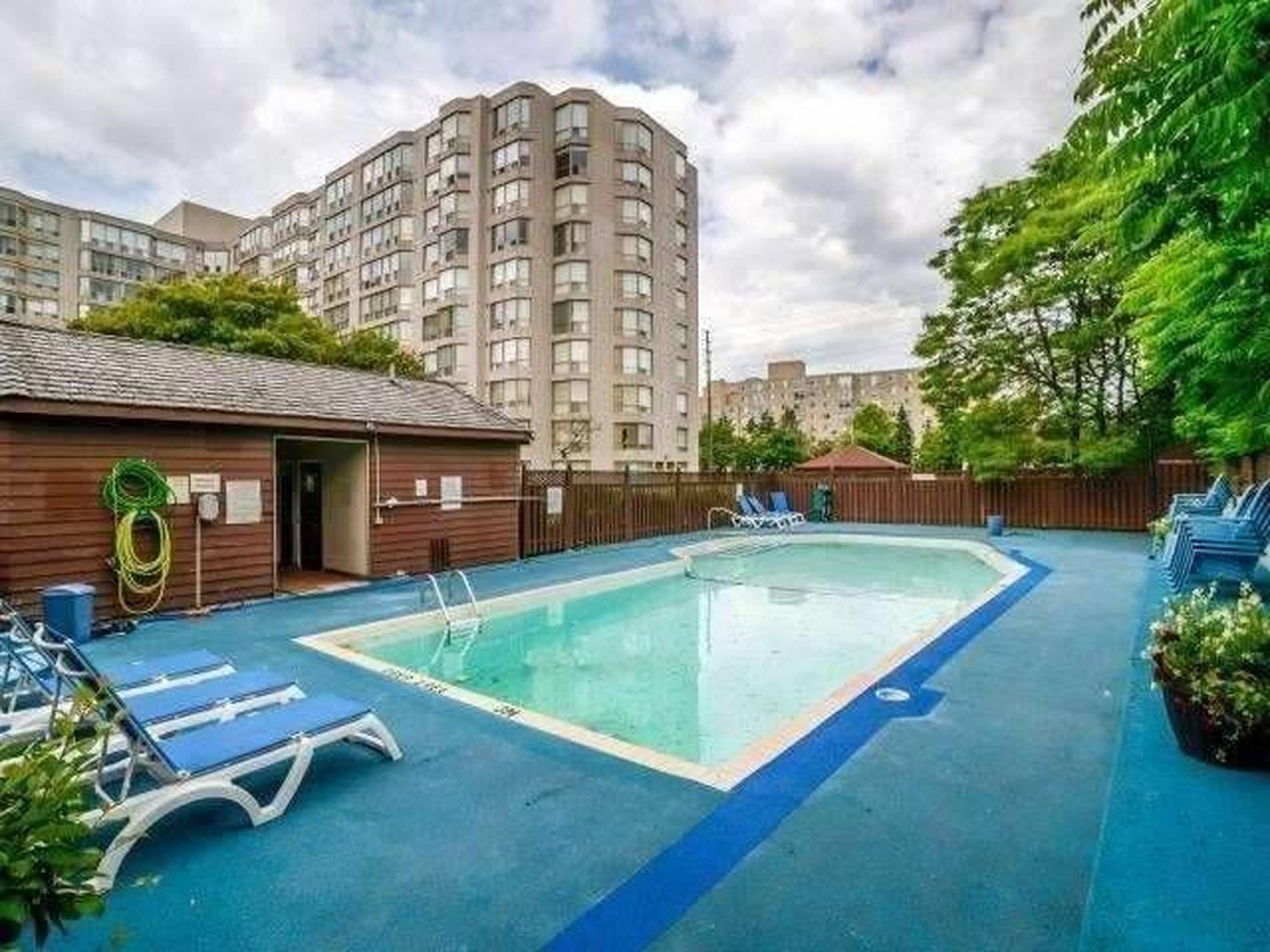 Cedar Gate Condos 309 Major MacKenzie Dr E Apartments for Rent