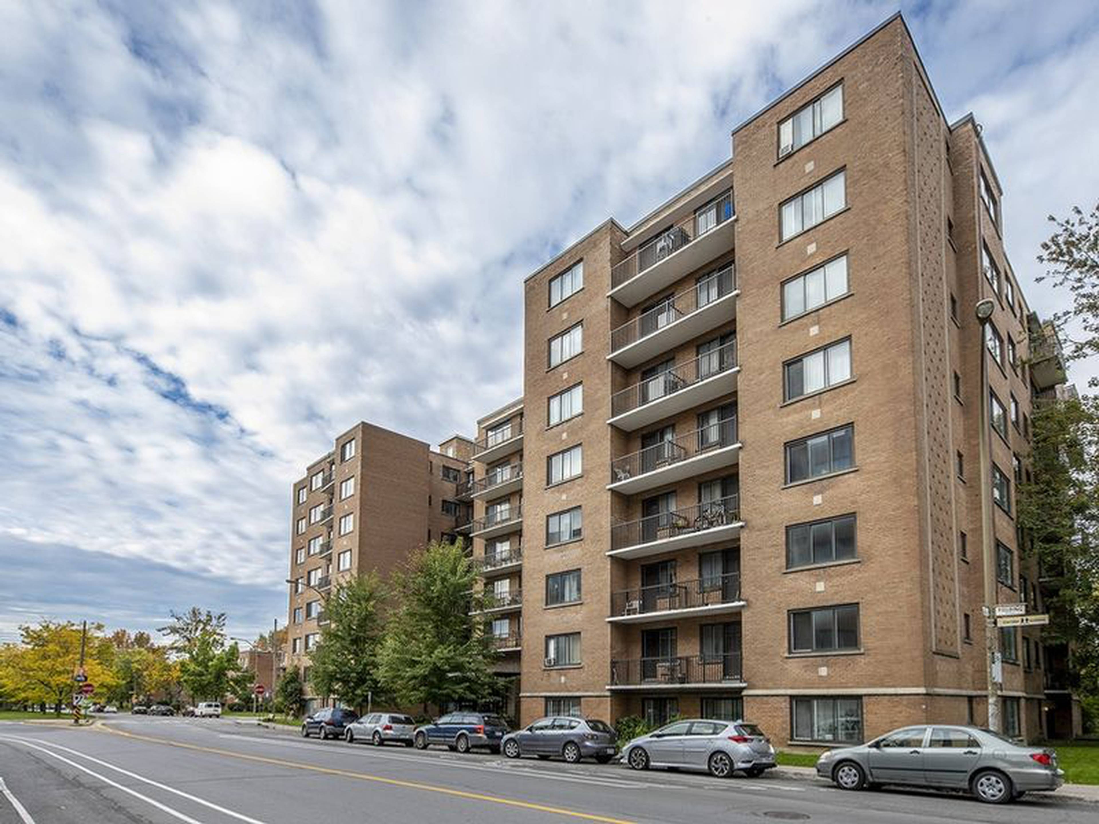 6955 Fielding Montréal, QC 6966 Avenue Fielding liv.rent