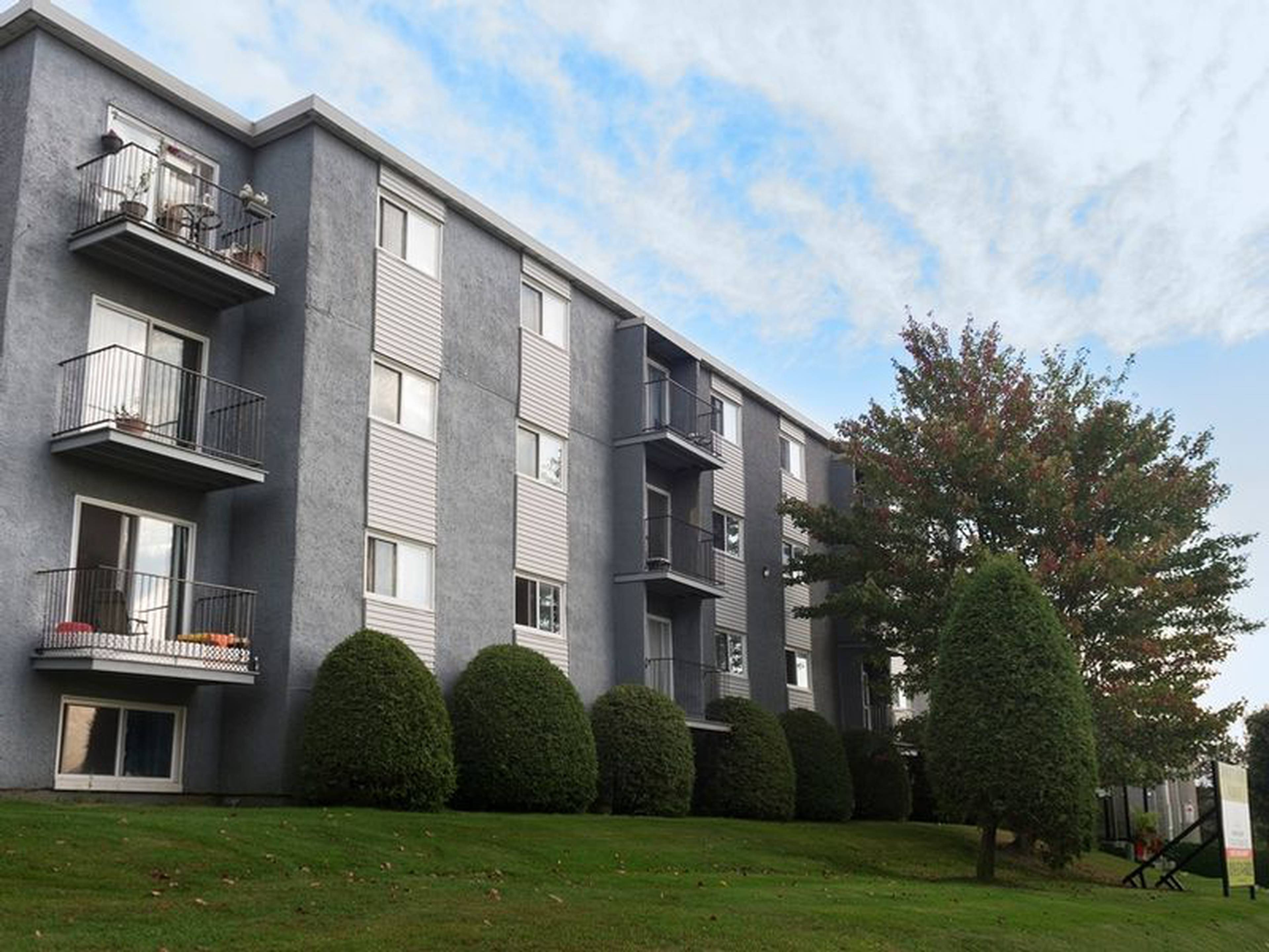 Le Mézy 2865 Rue Mézy Apartments for Rent Sherbrooke liv.rent