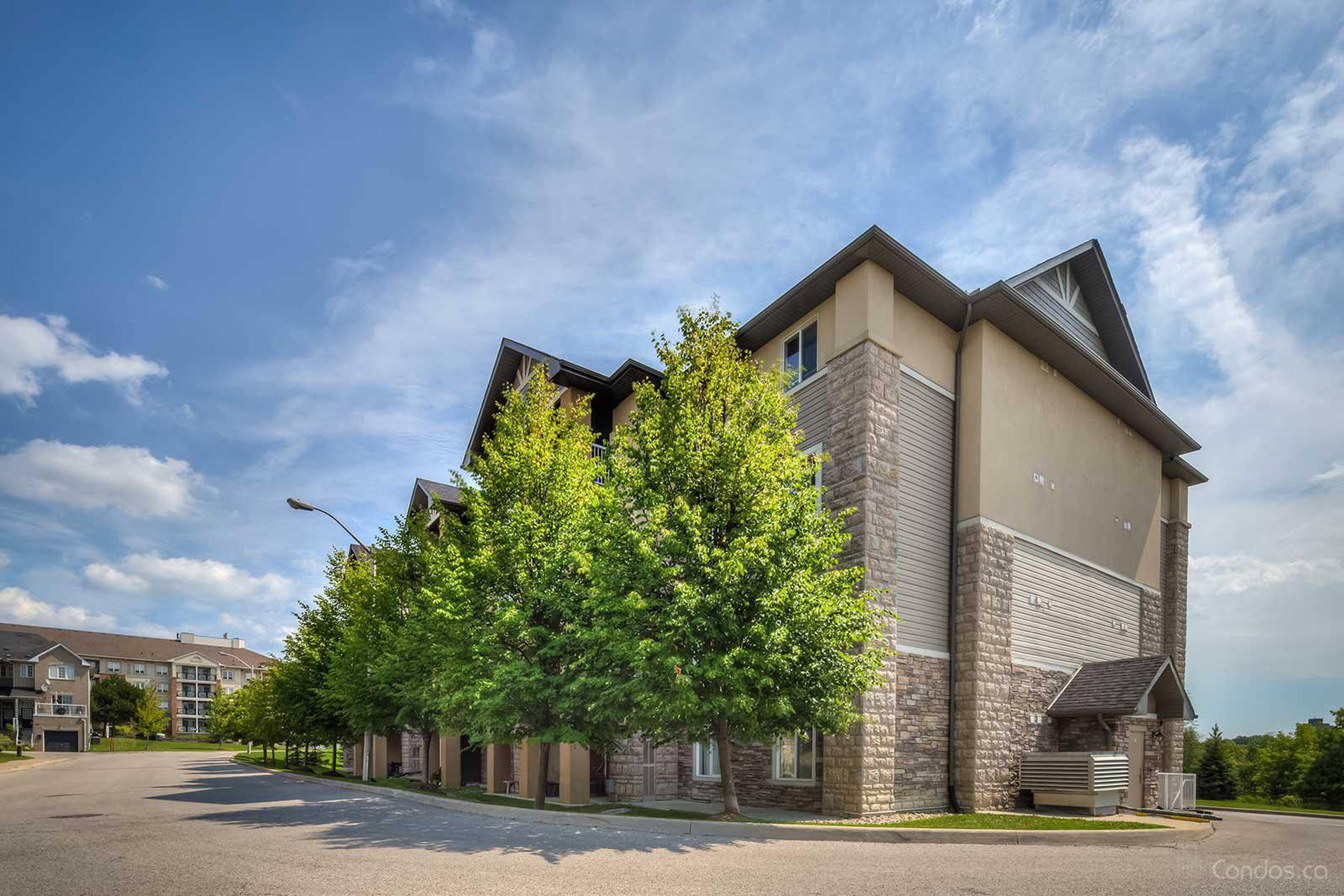 St Clair Pointe 684 Warden Ave Apartments for Rent Scarborough liv.rent