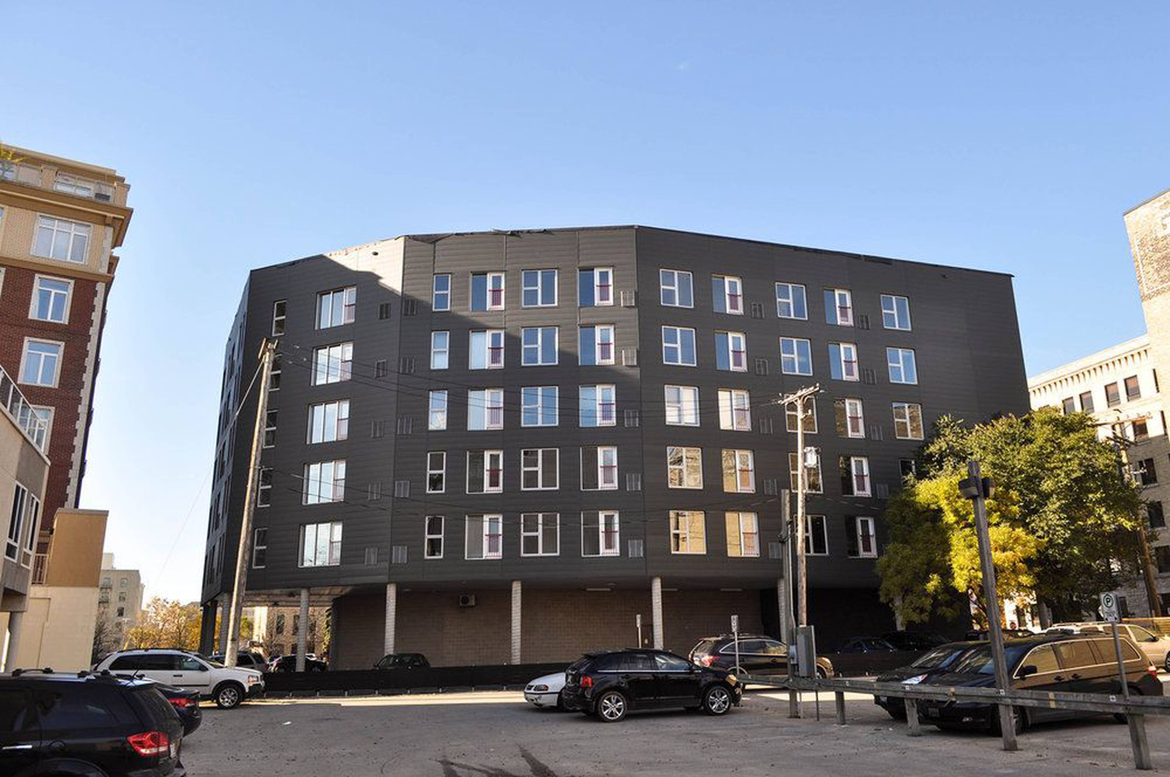 98M Apartments for Rent, 98 Market Ave, Winnipeg, MB - 4