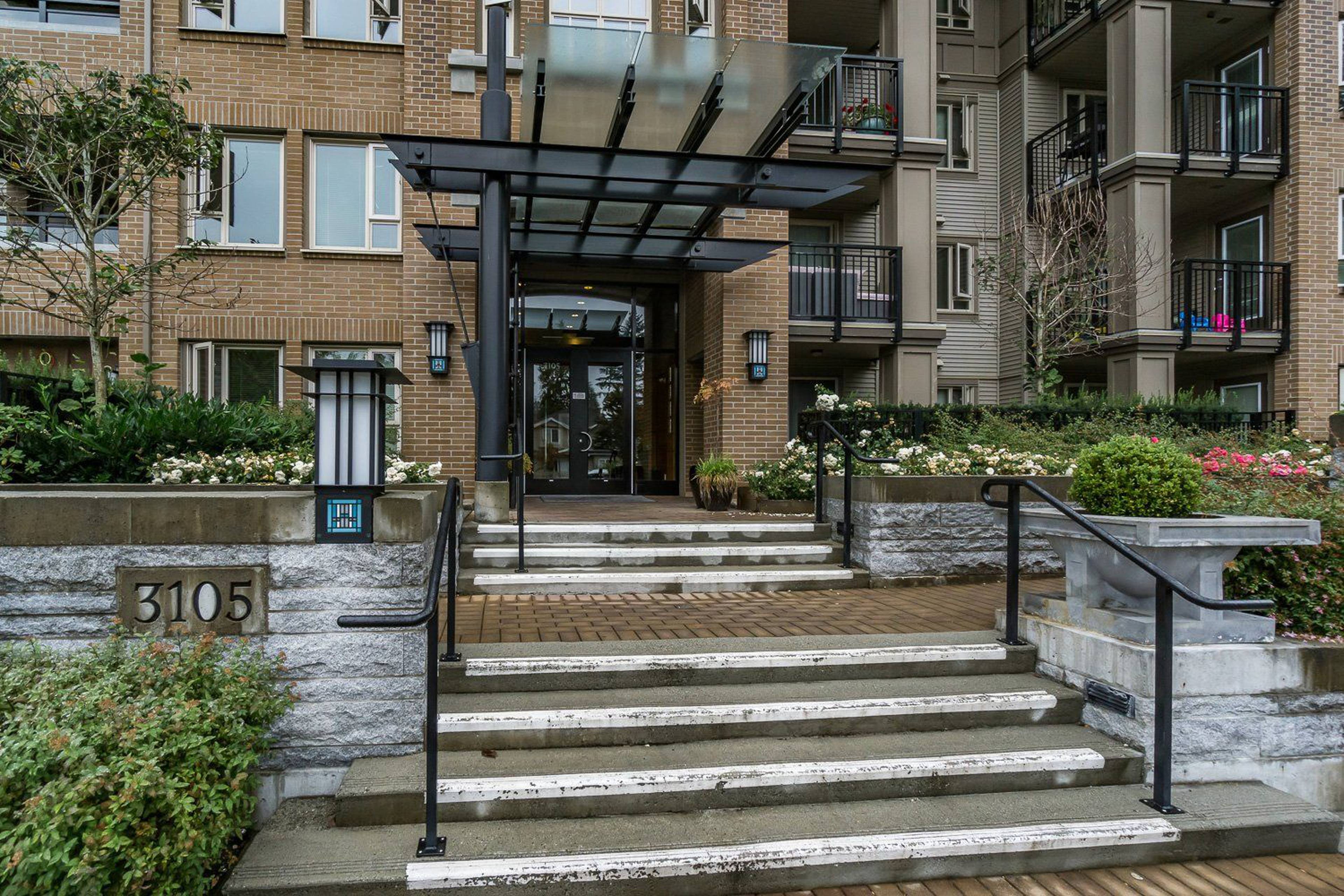 3105 Lincoln Ave Larkin House East Coquitlam 公寓出租 liv.rent