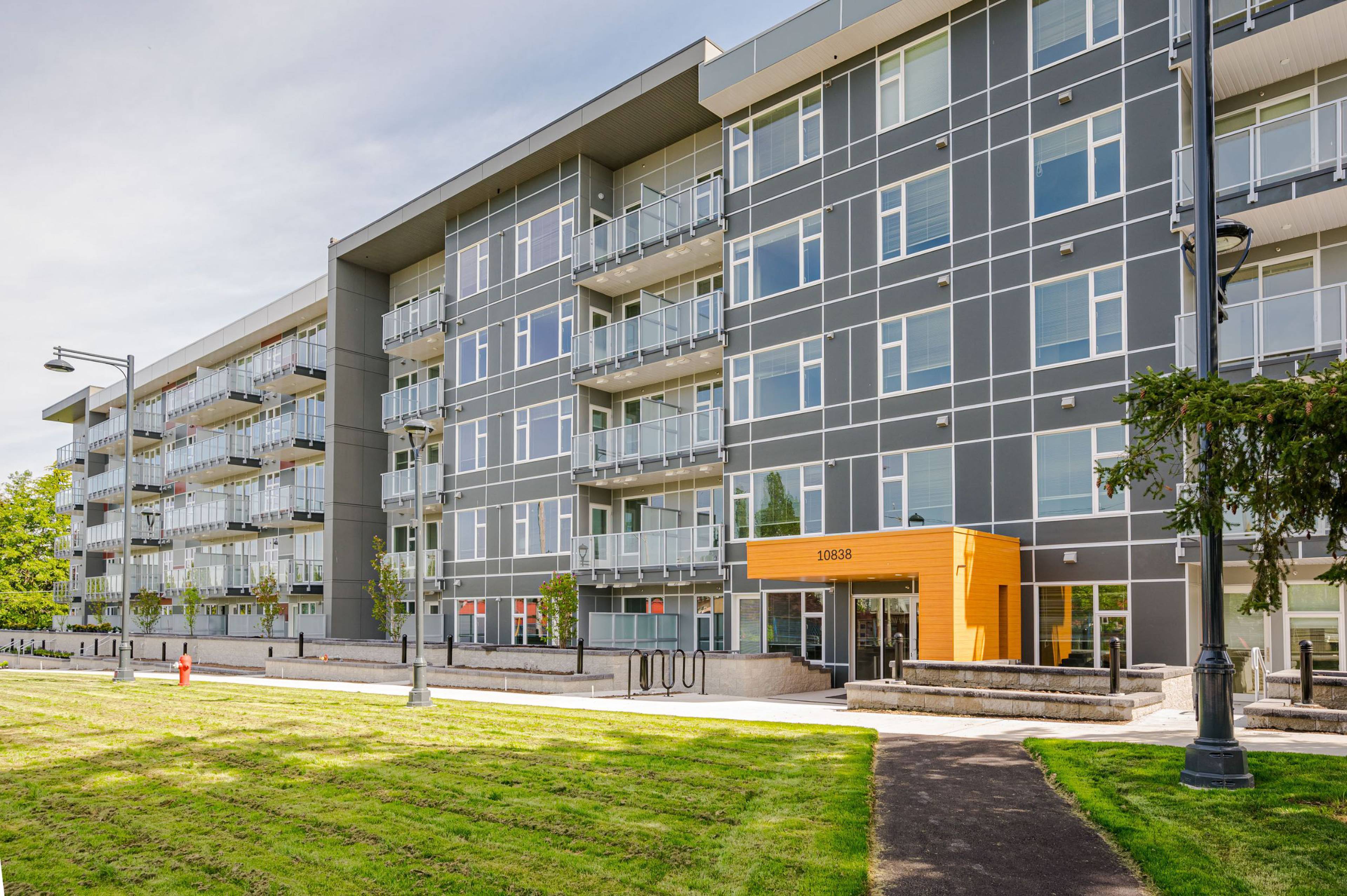 Maverick 10838 Whalley Blvd Apartments for Rent Surrey liv.rent