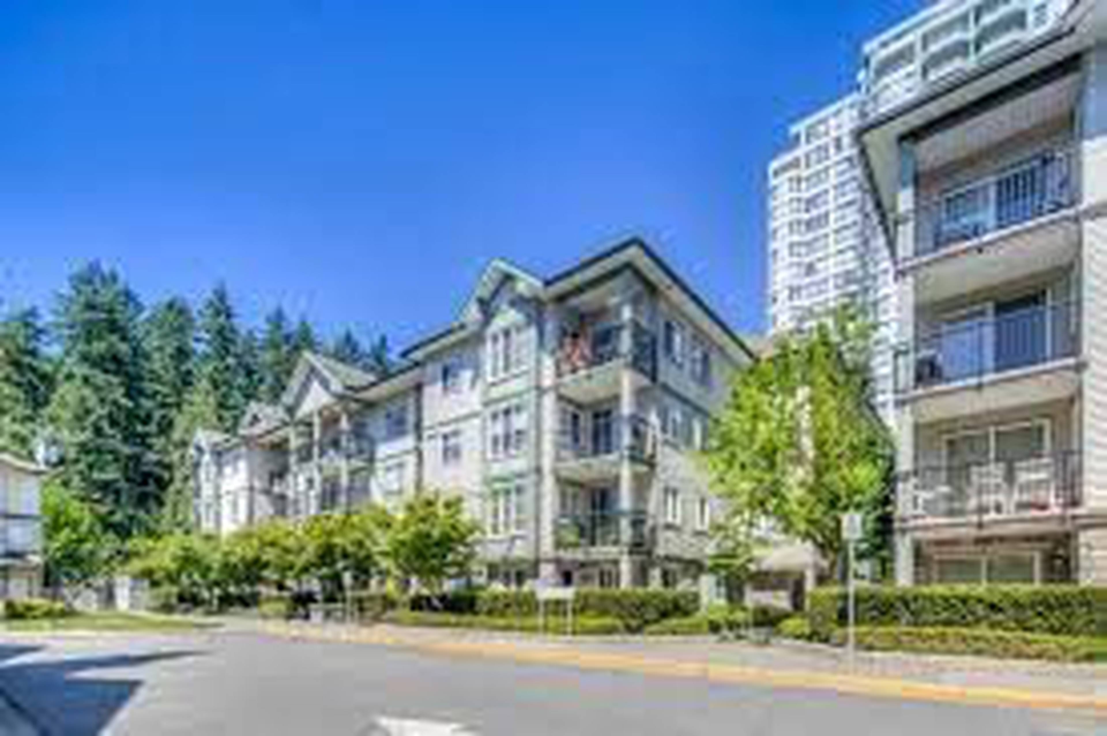 Chatsworth Gardens Surrey, BC 14877 100 Ave liv.rent