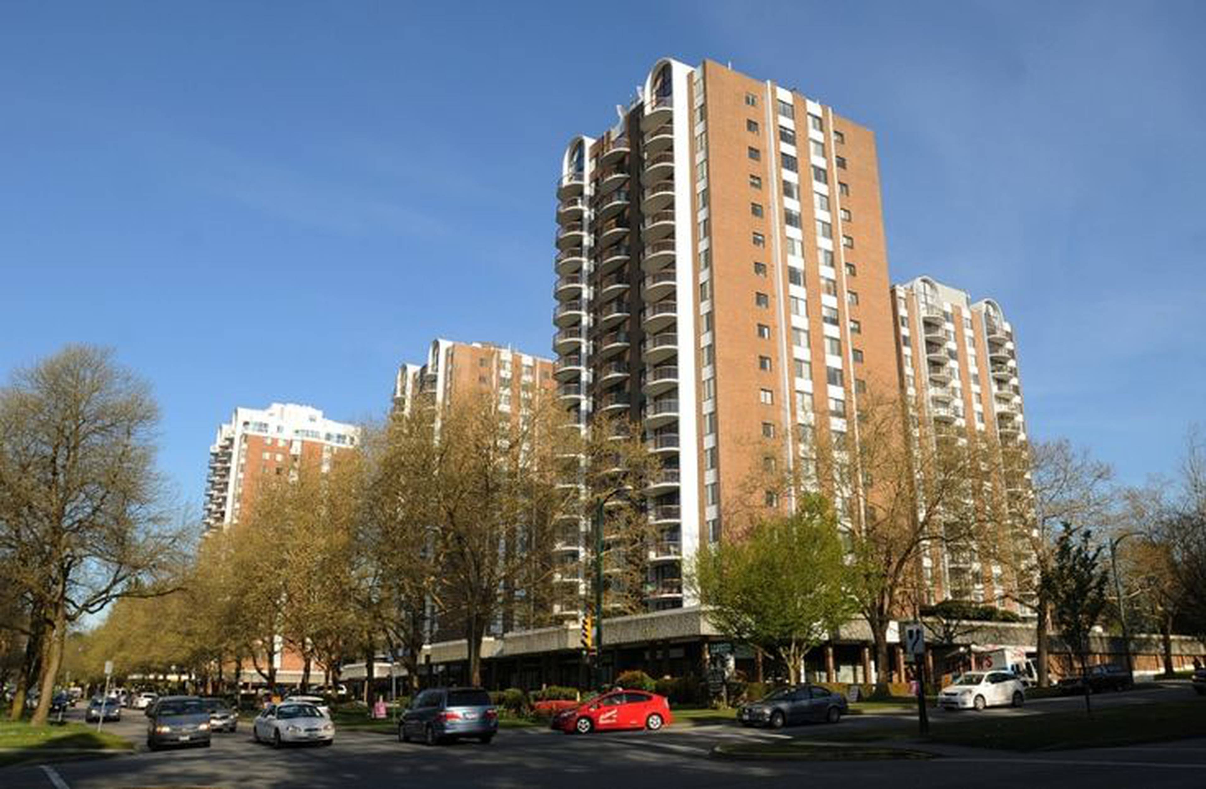 Langara Gardens Vancouver, BC 7168 Ash Cres liv.rent