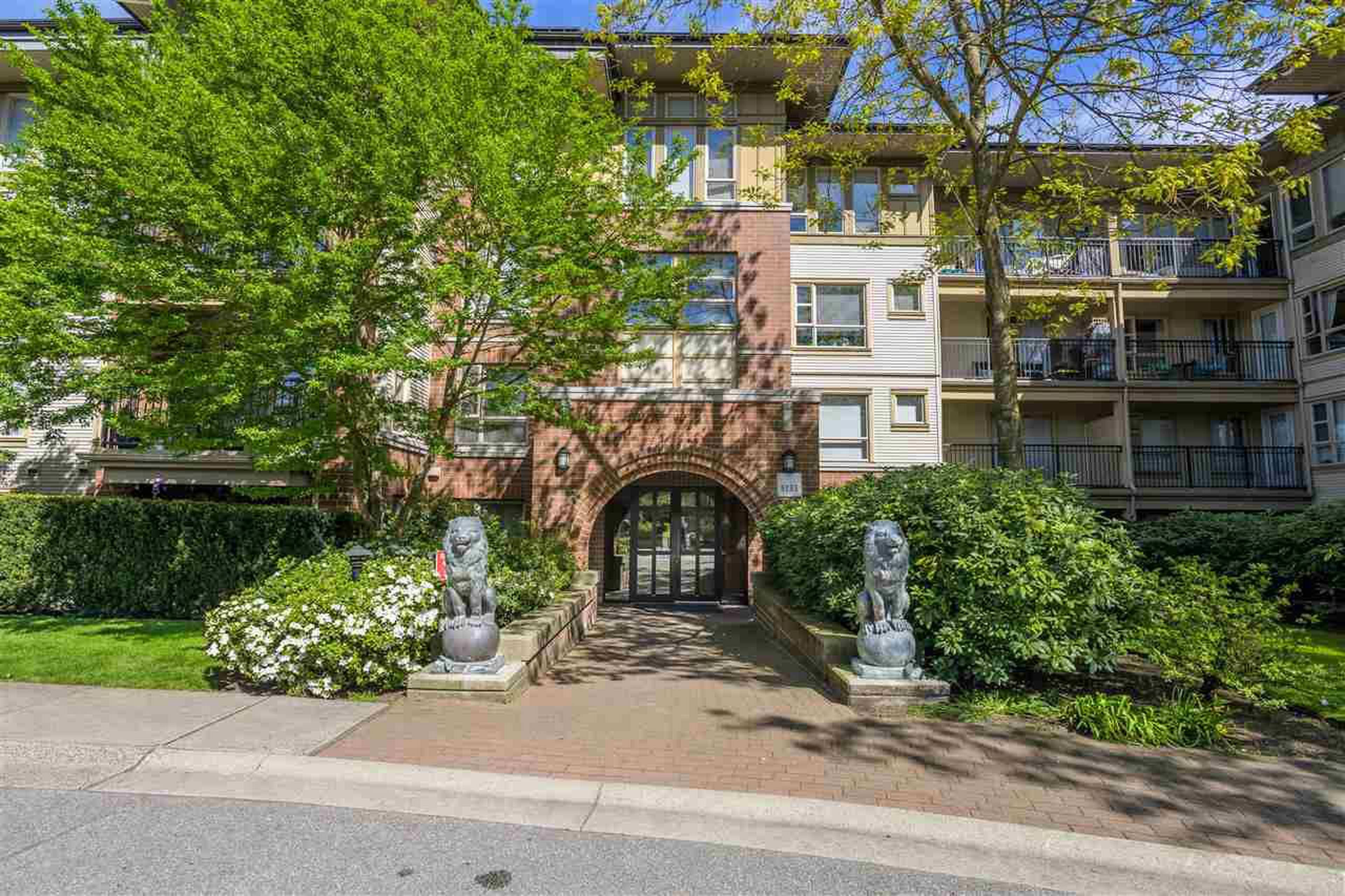 Lions Park Apartments for Rent, 5133 Garden City Rd, Richmond, BC - 2