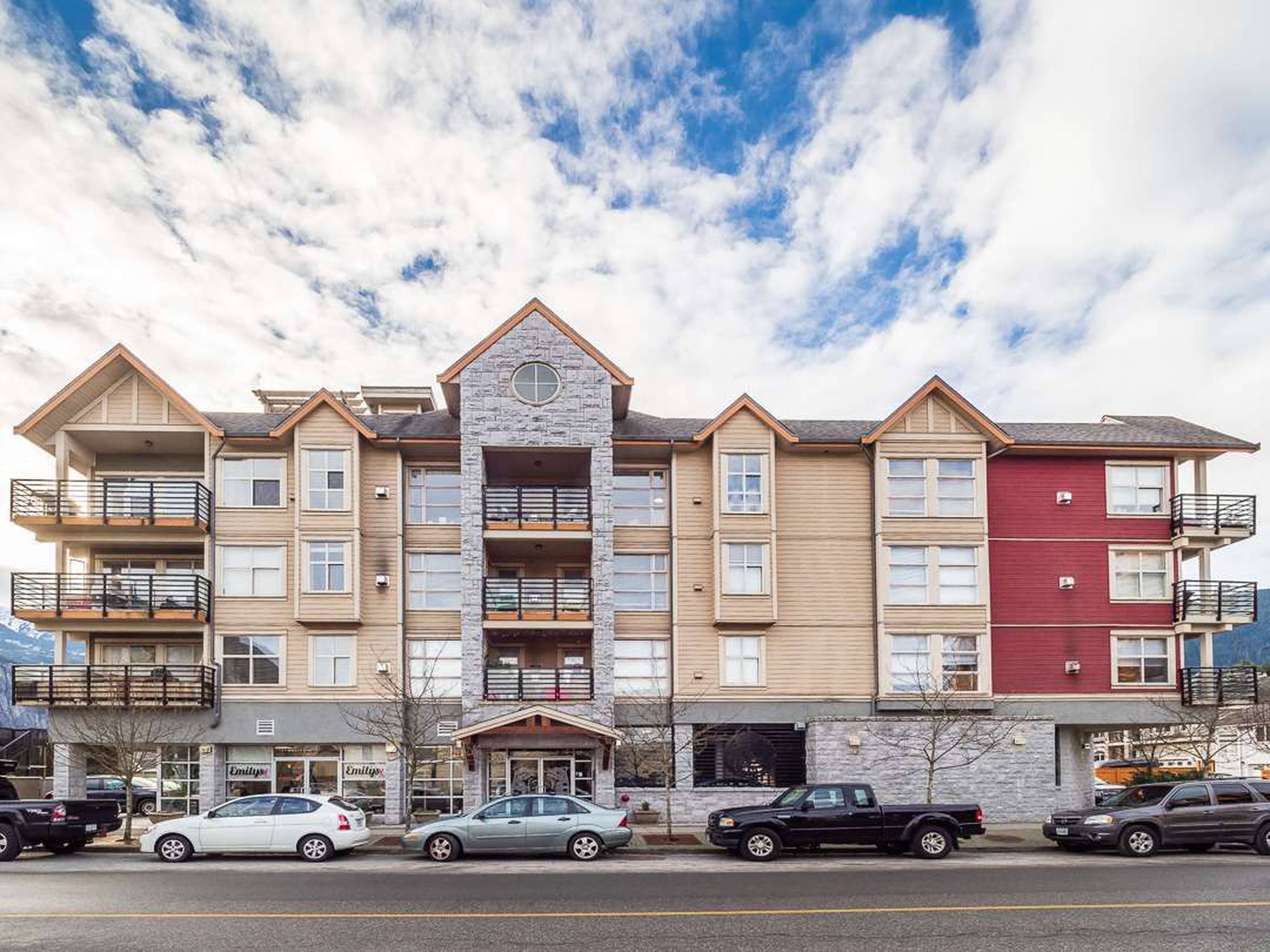 Mountaineer 1310 Victoria St Apartments for Rent Squamish liv.rent