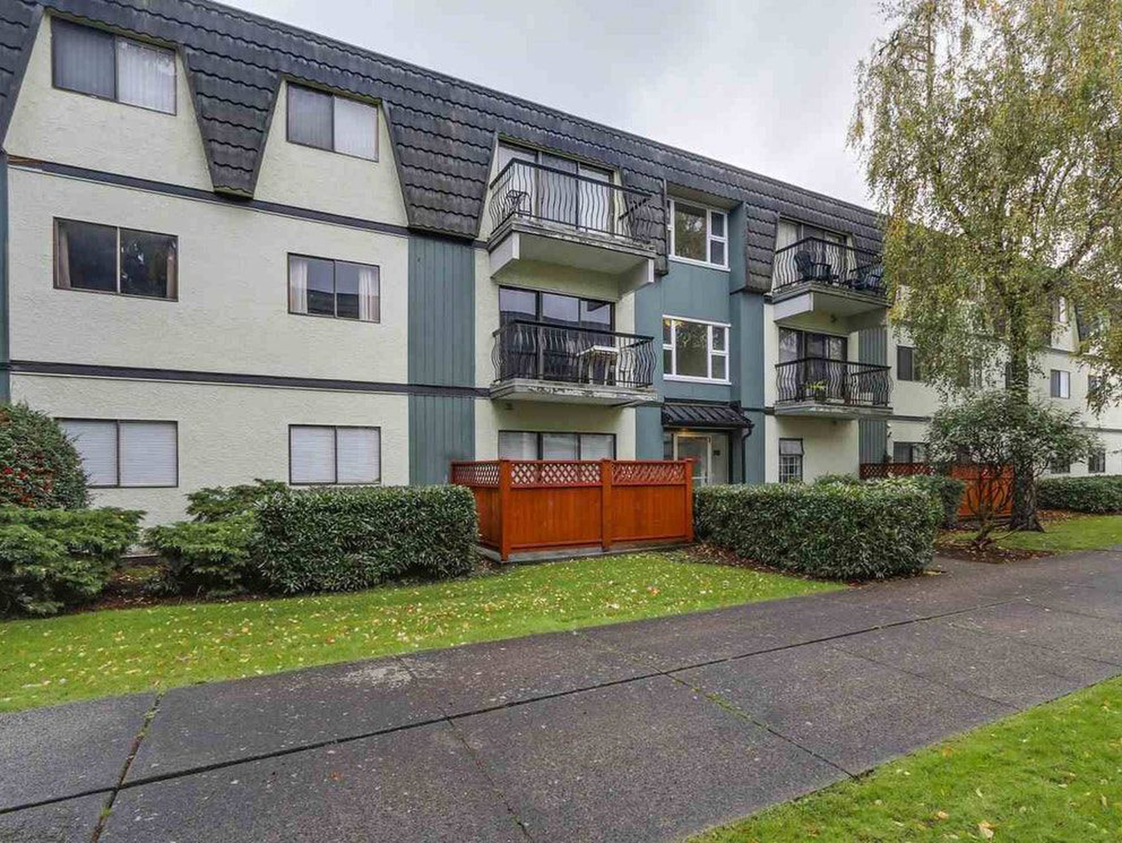 Mayfair Court 8111 Ryan Rd Apartments for Rent Richmond liv rent