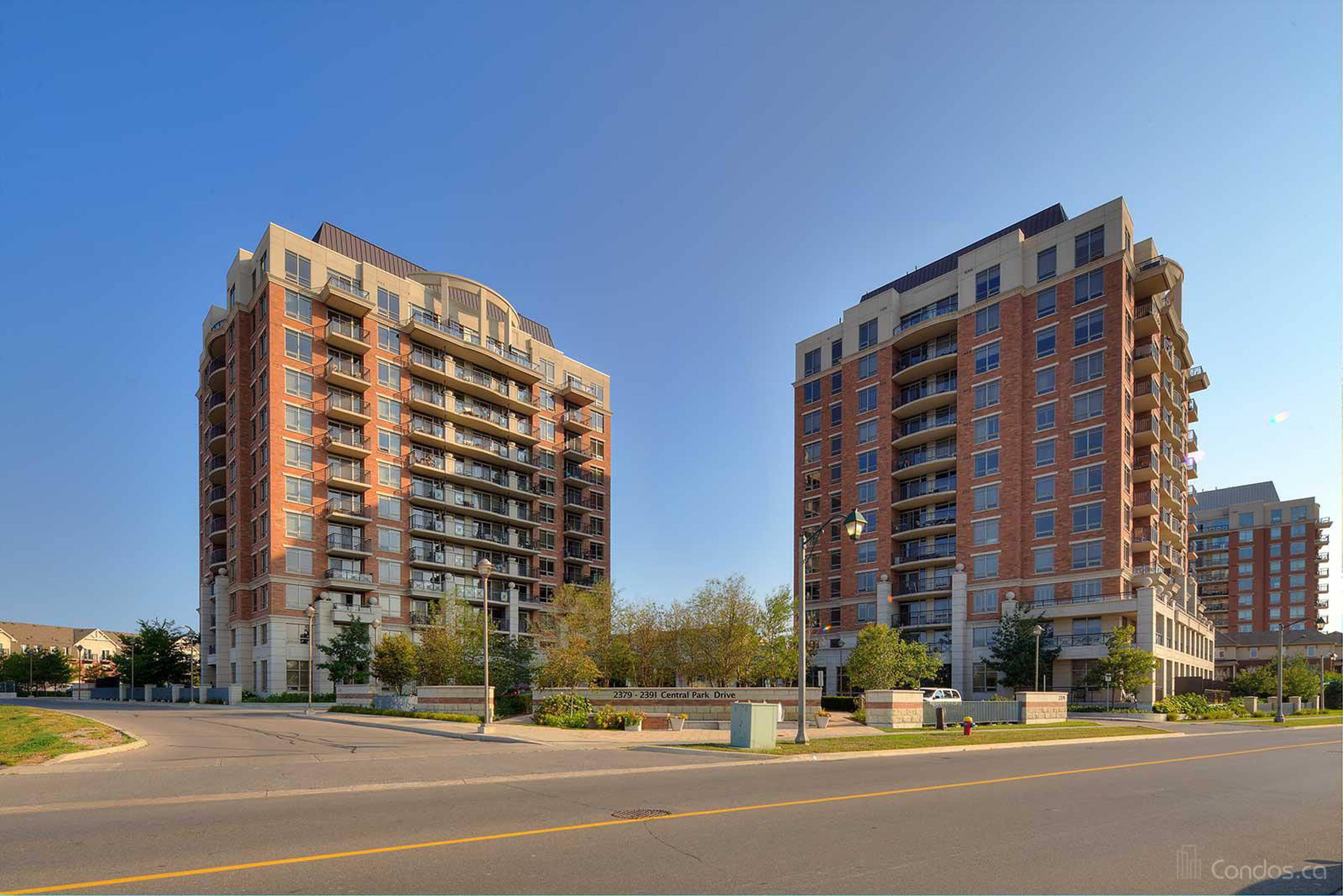 Oak Park Condos Apartment Building