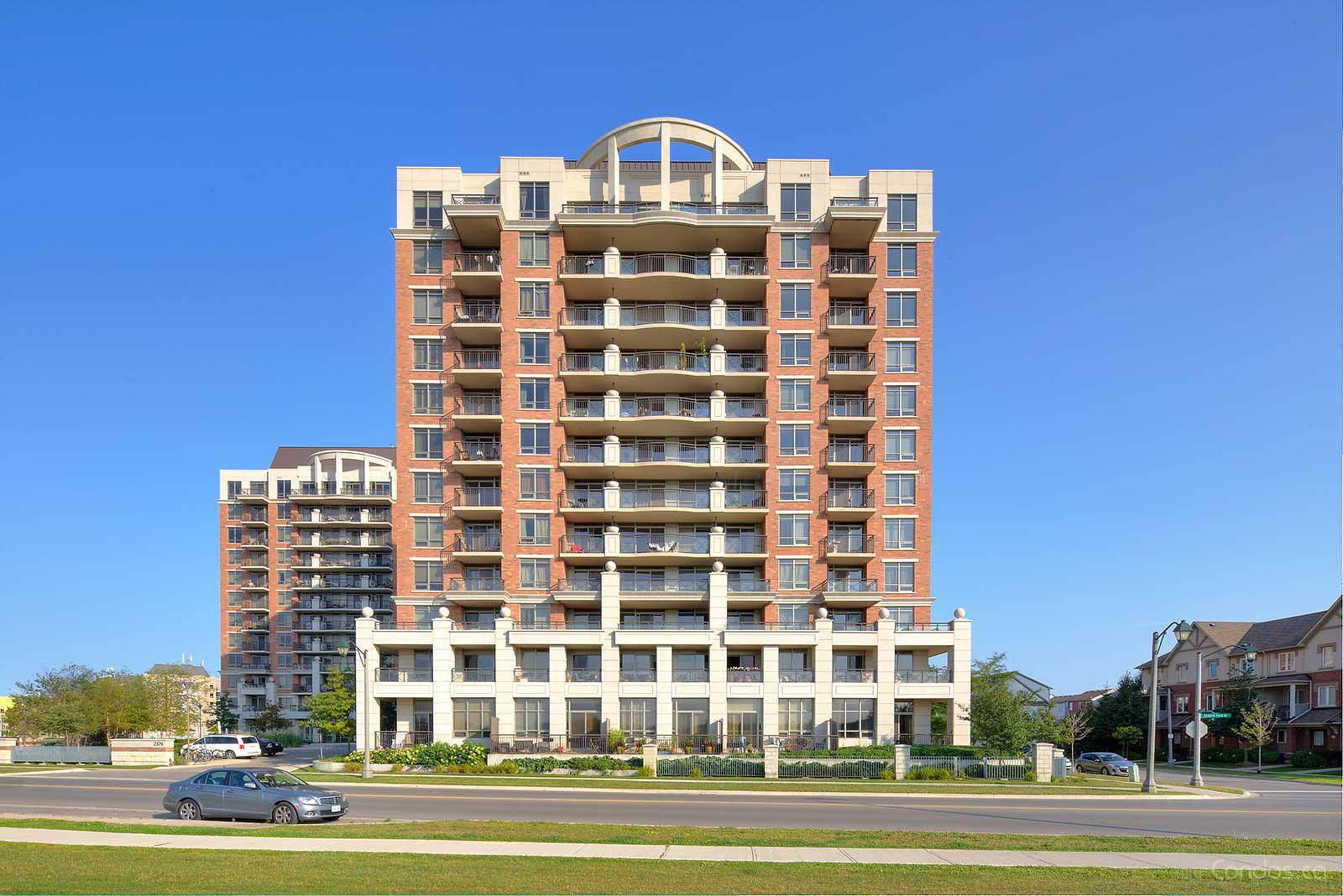 Oak Park Condos 2379 Central Park Dr Apartments for Rent Oakville