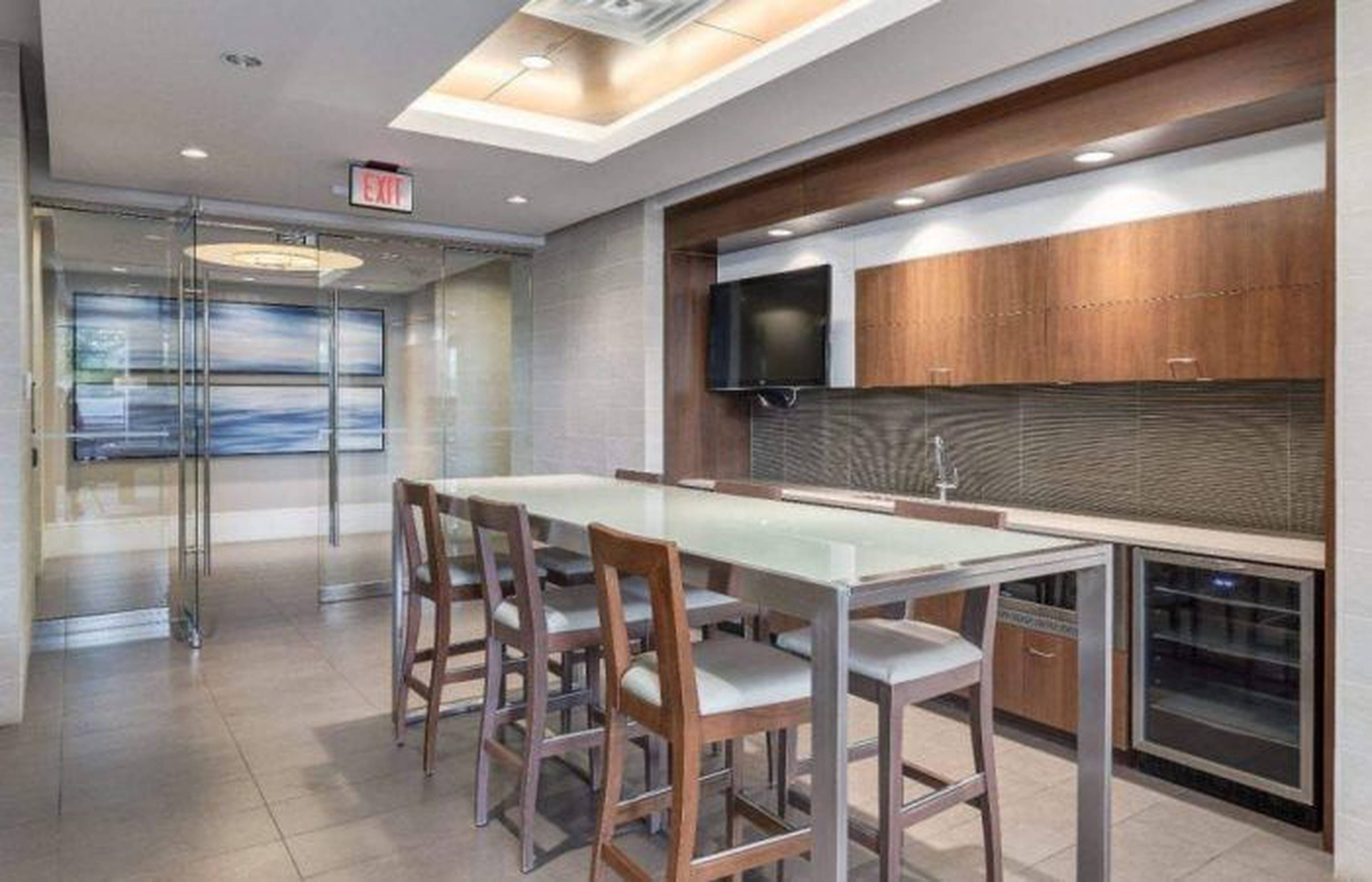 Waterfront Calgary, AB 222 Riverfront Ave SW liv.rent