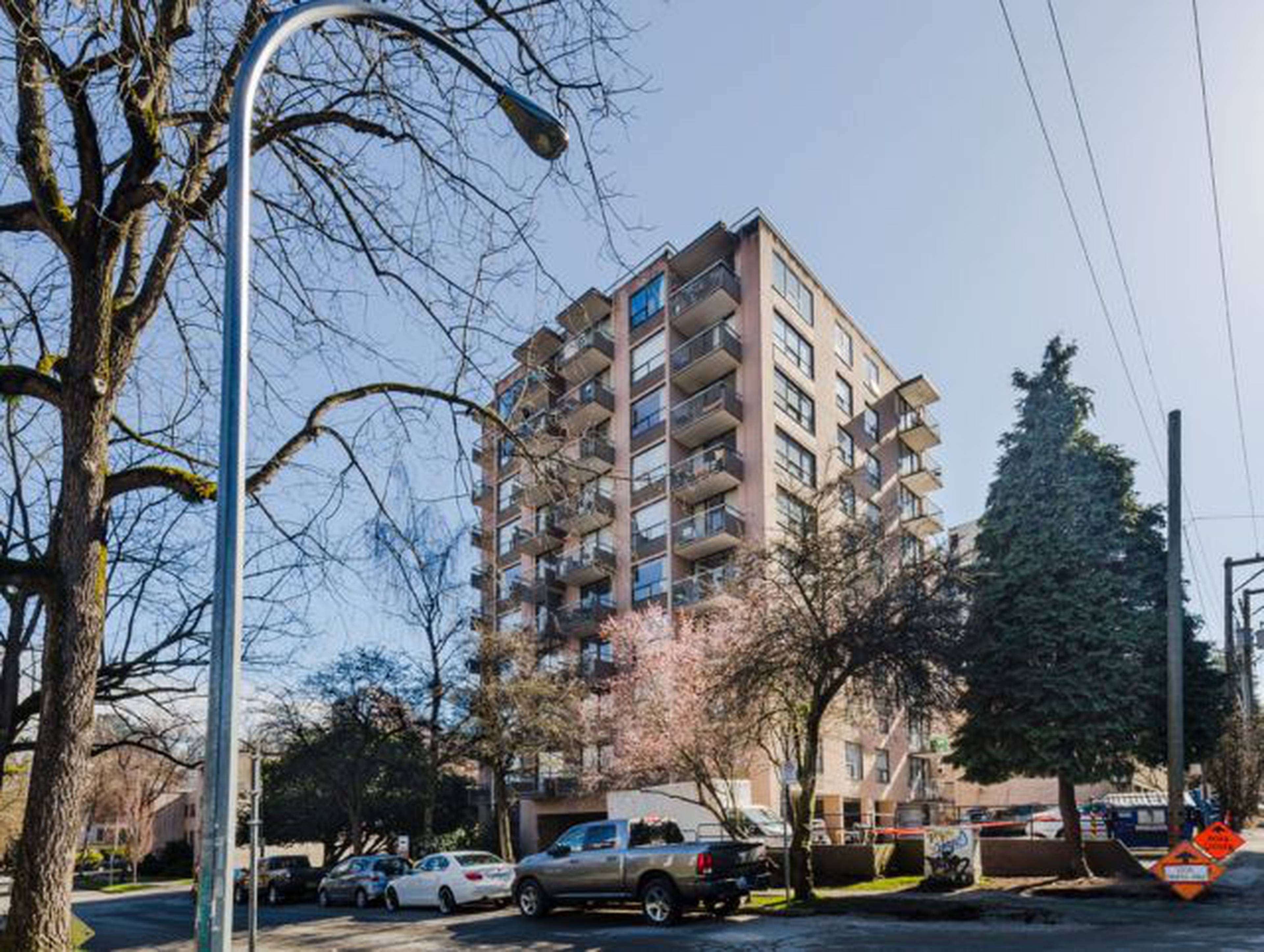 Tamarac Apartments Apartment Building