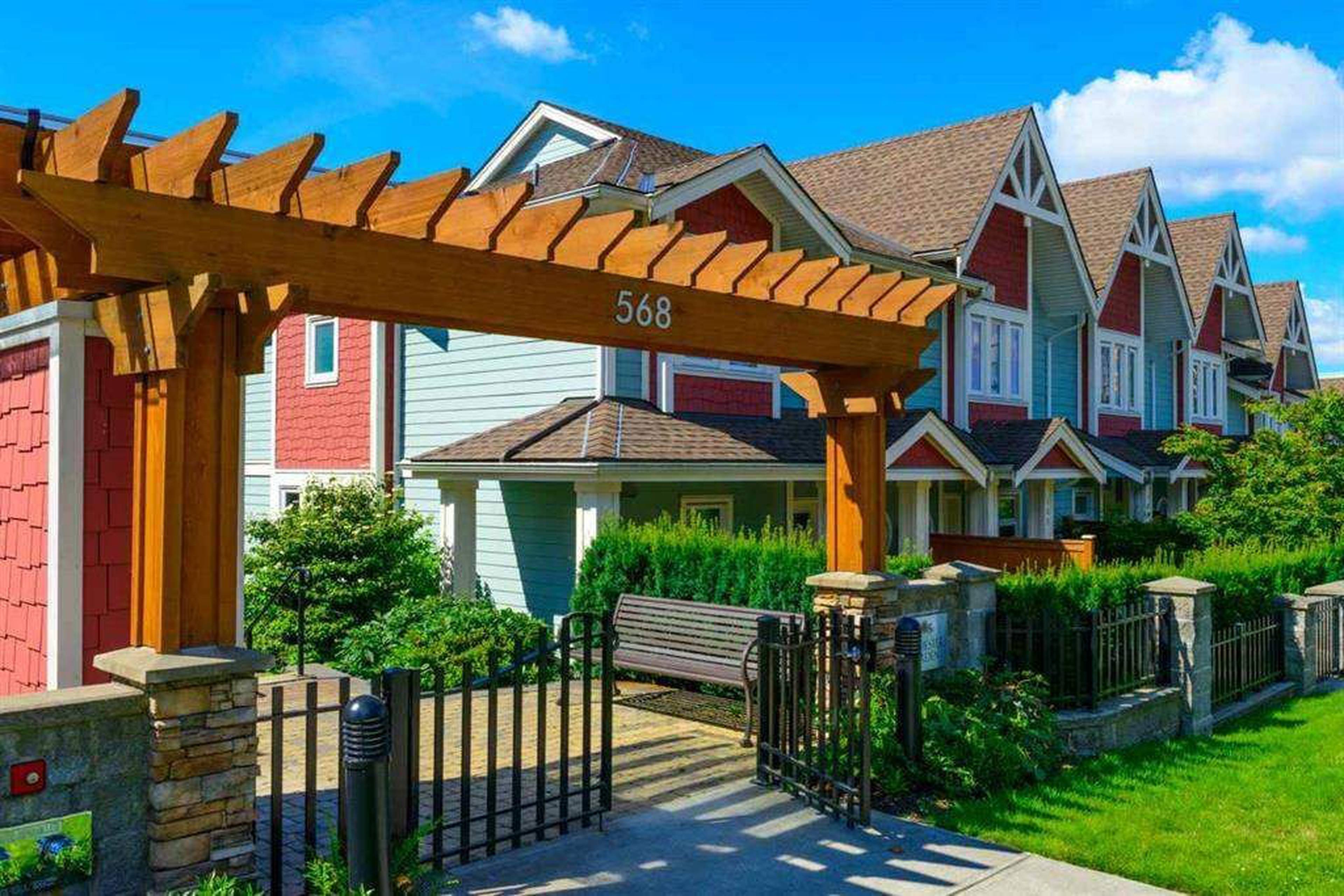 Rochester Garden Coquitlam, BC - 568 Rochester Ave | liv.rent