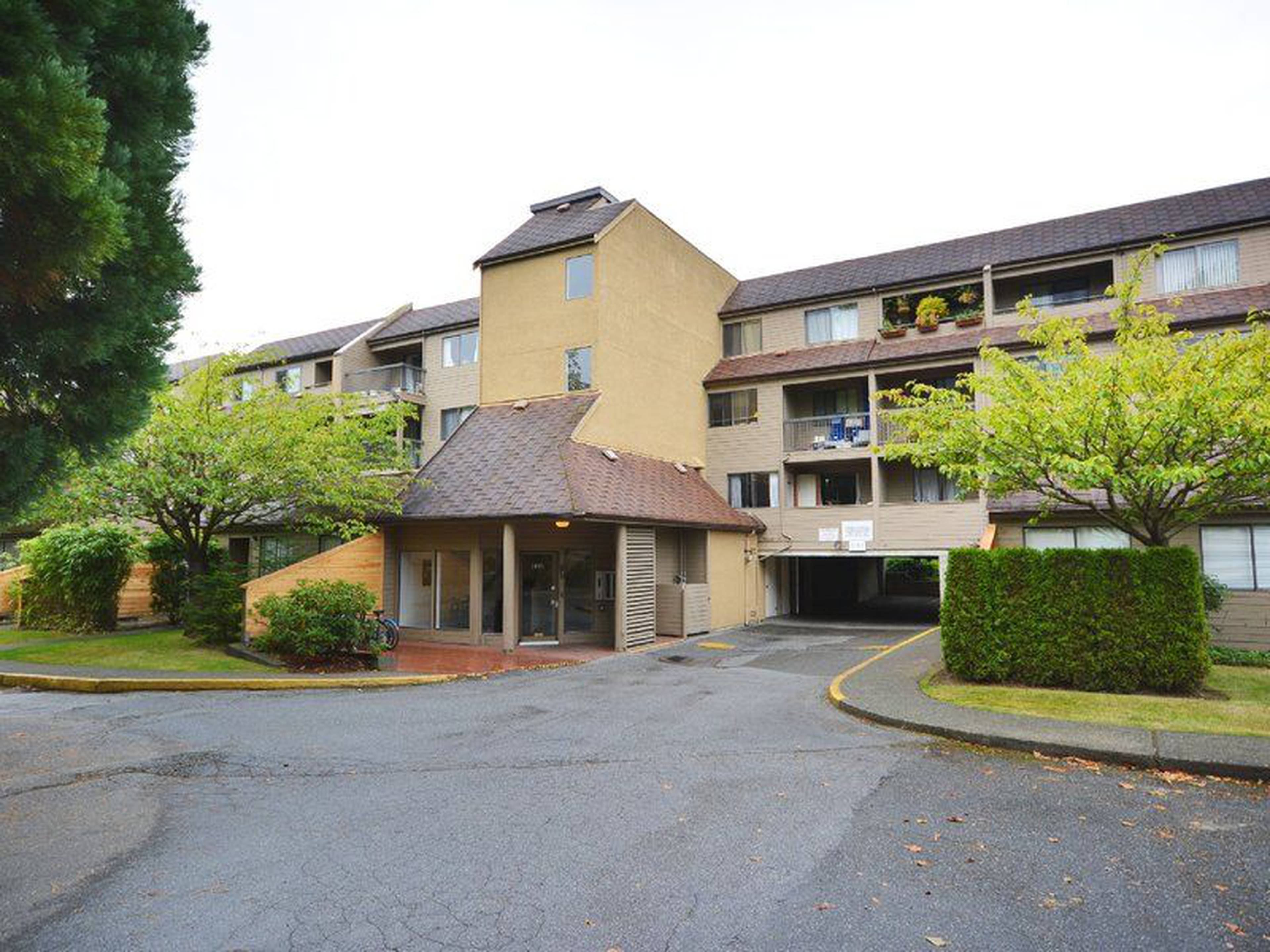 Cherry Tree Place 8040 Colonial Dr Apartments for Rent Richmond liv