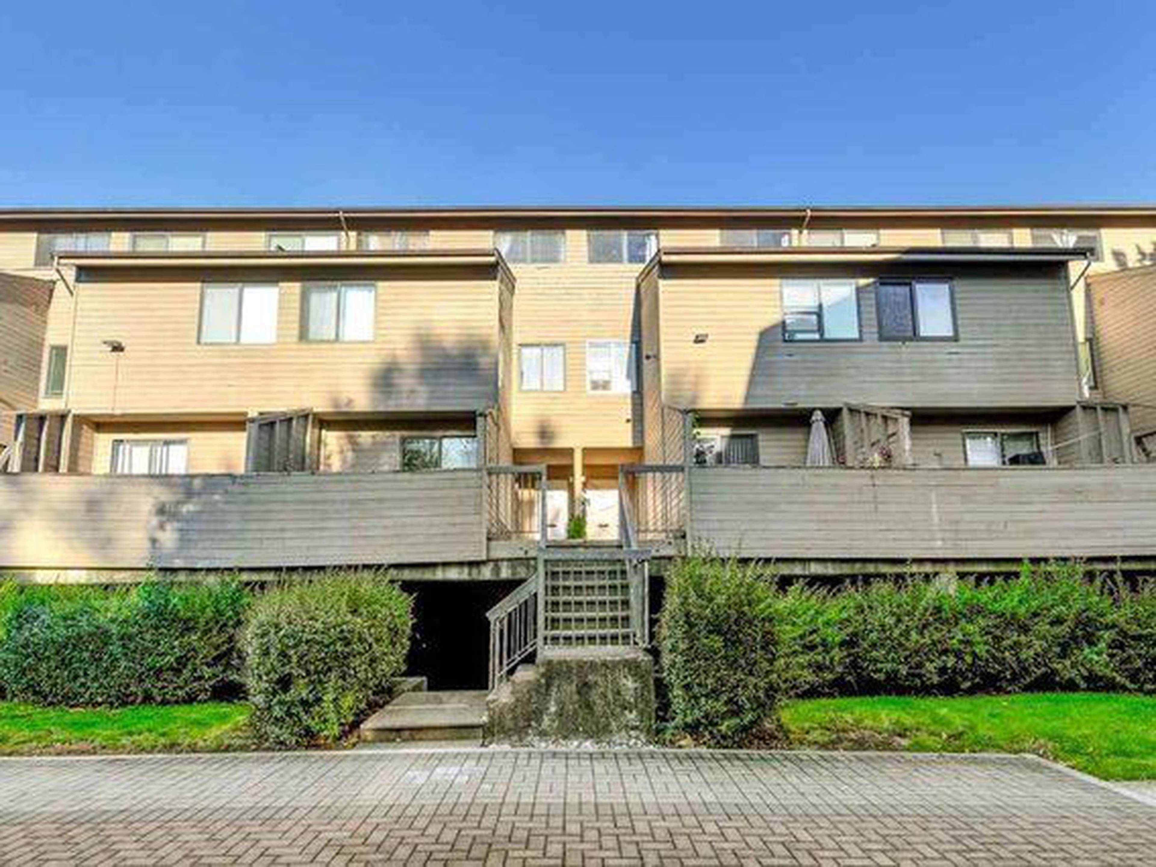 Cherry Tree Place 8040 Colonial Dr Apartments for Rent Richmond liv