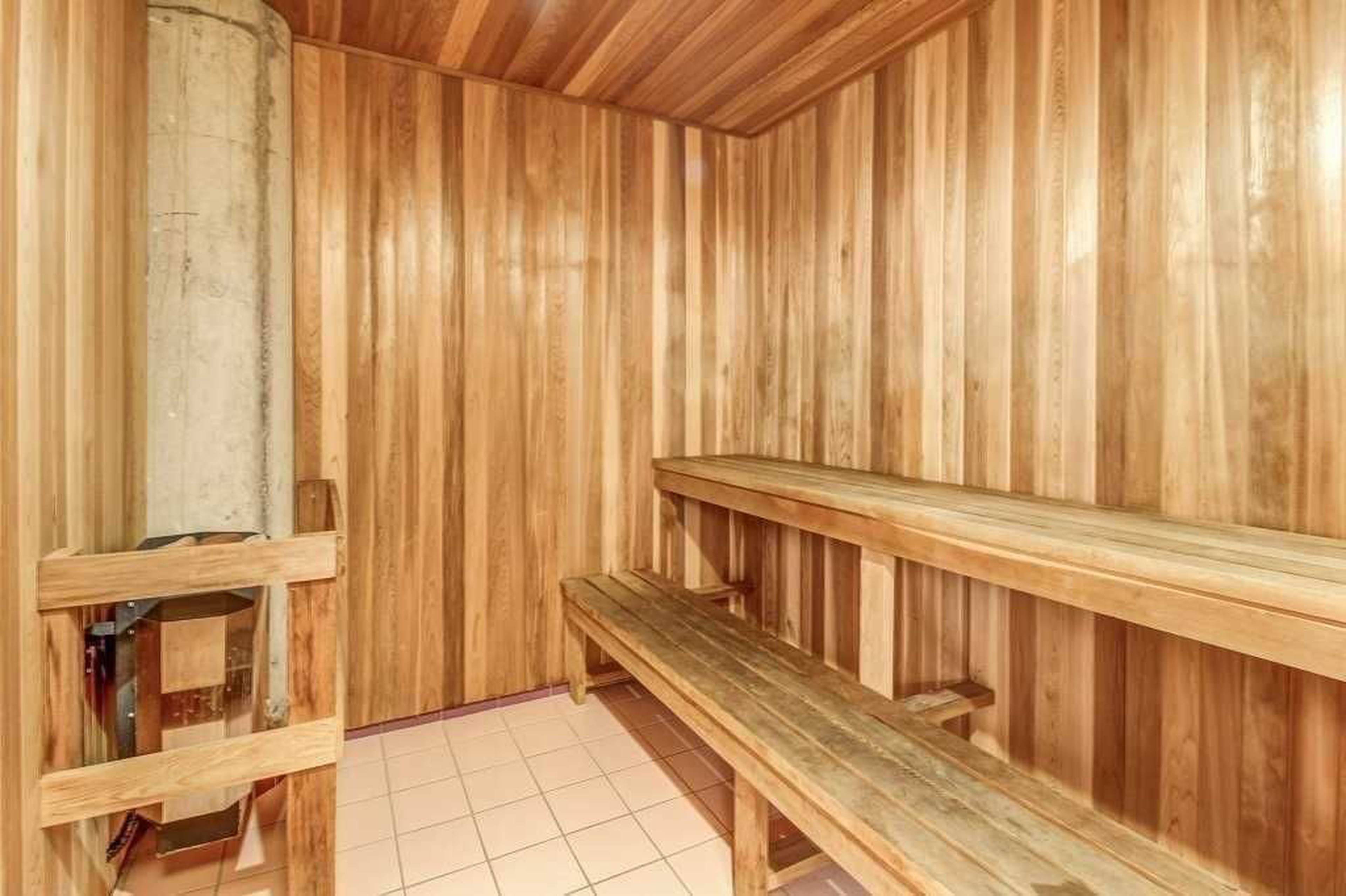 Warehouse Lofts 300 Manitoba St Apartments for Rent Etobicoke liv.rent