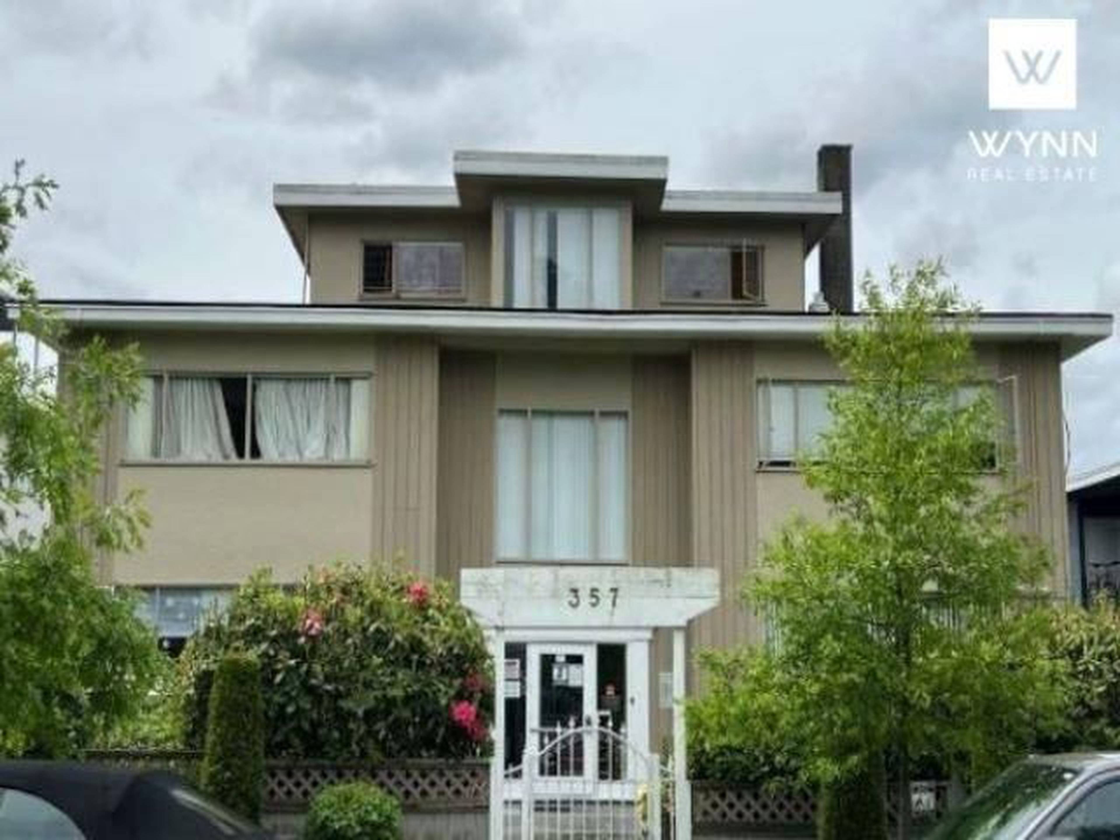 4th St W Apartment Building