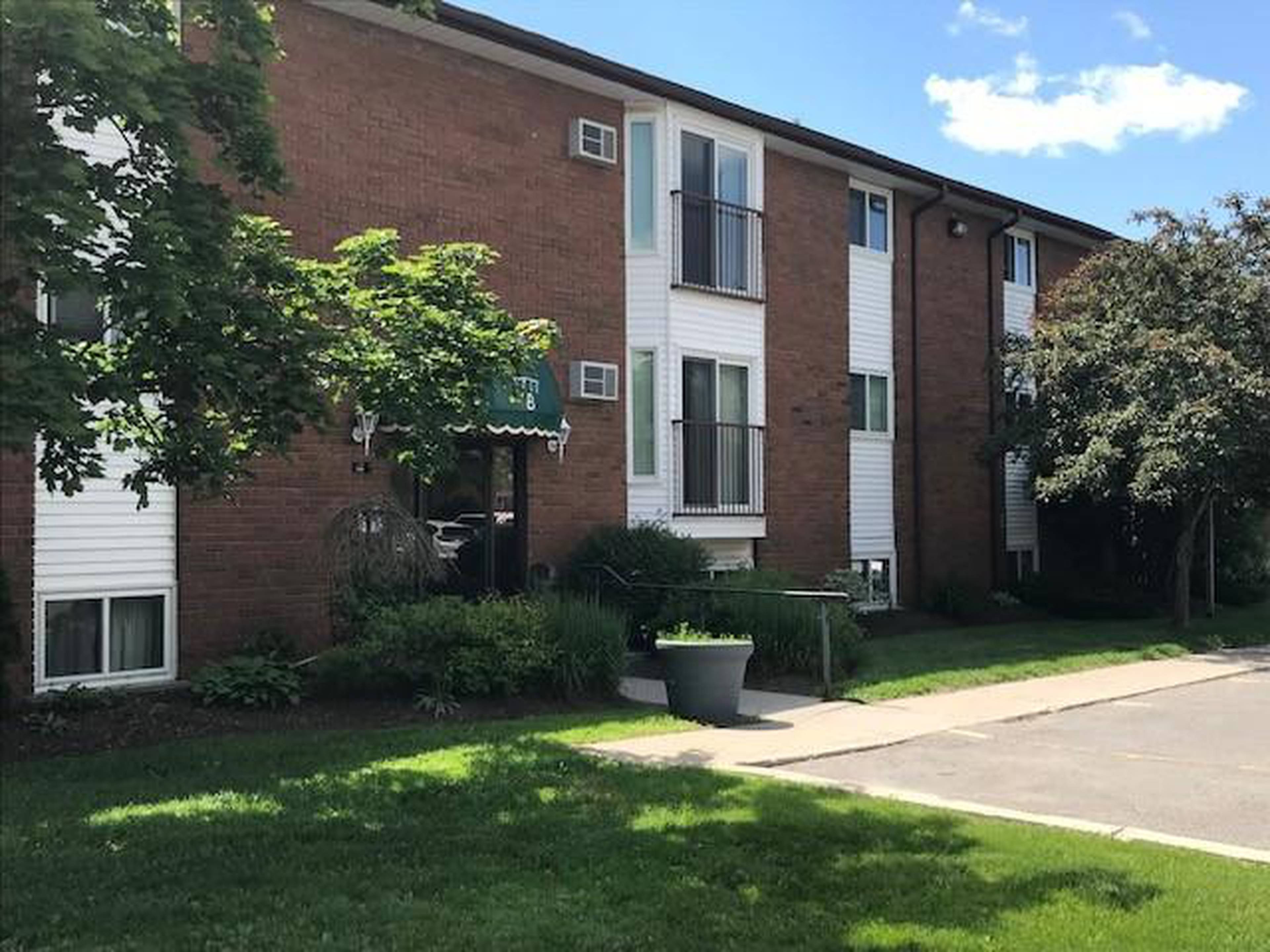 Maplewood Court Apartments for Rent, 1777 Stenson Boulevard, Peterborough, ON - 2