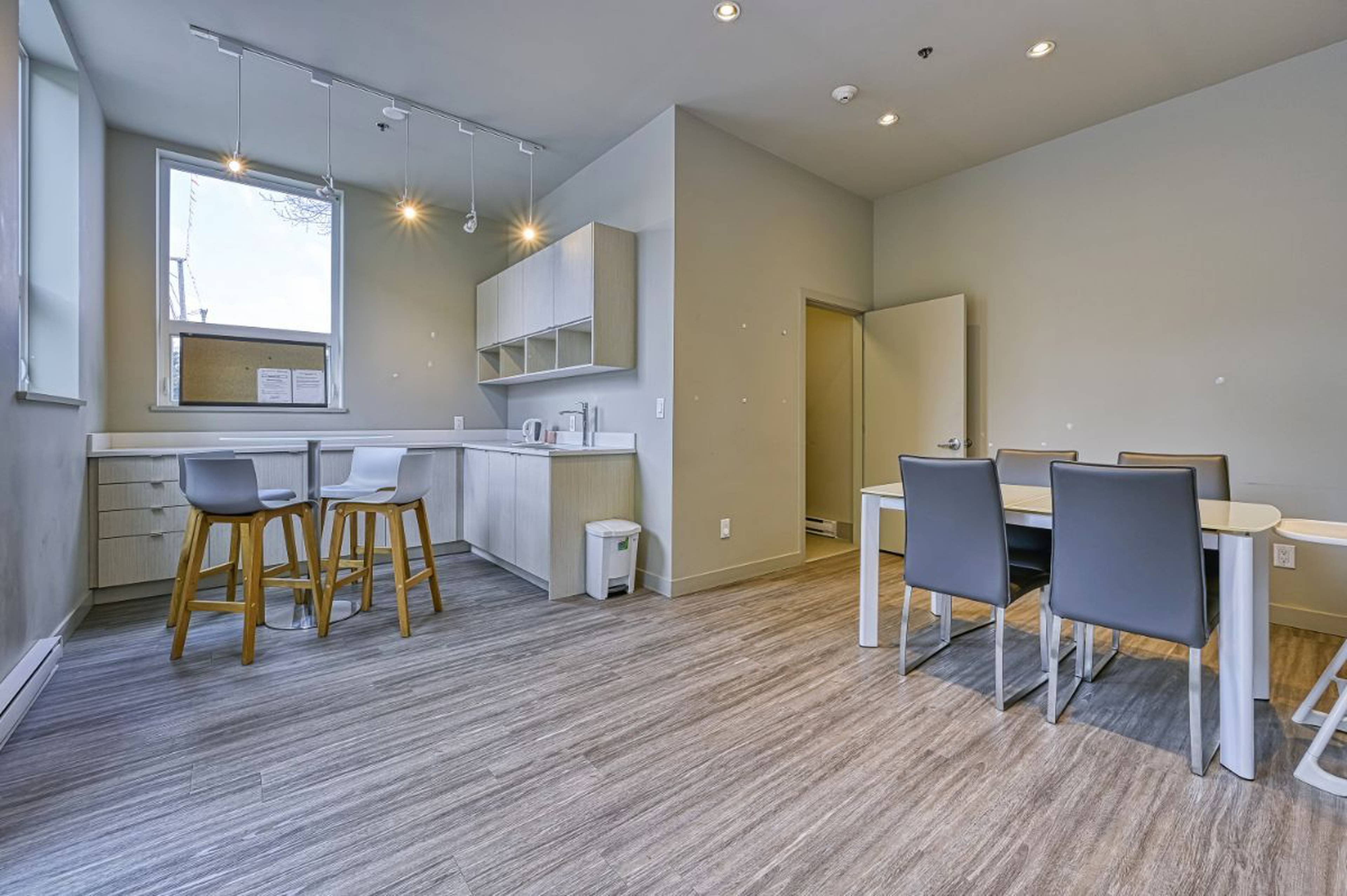 Boldon Fraser Apartments for Rent, 688 E 19th Ave, Vancouver, BC - 4